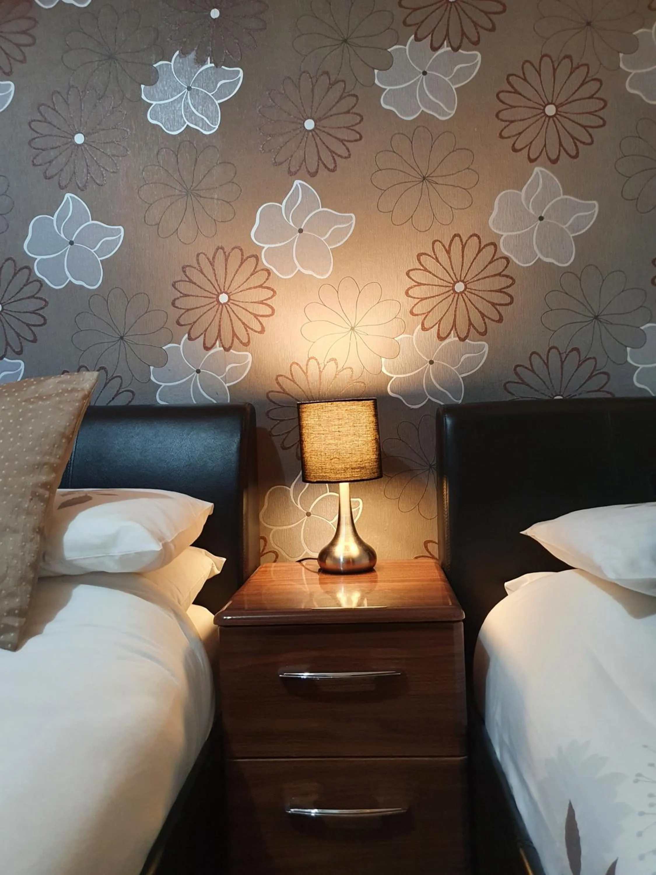 Bedroom, Bed in Senlac Guesthouse