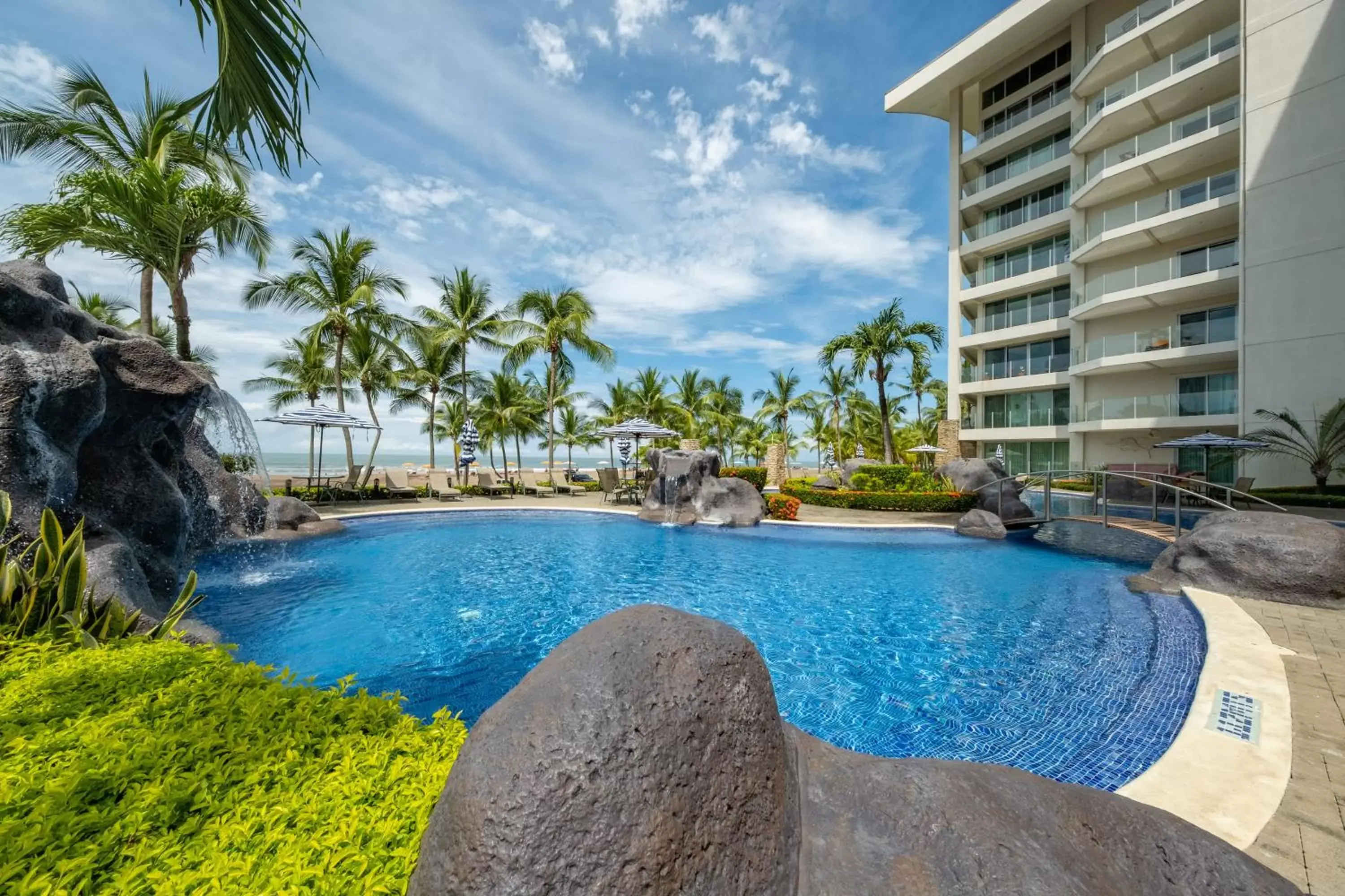 Swimming Pool in Best in Jaco Condos at Diamante del Sol