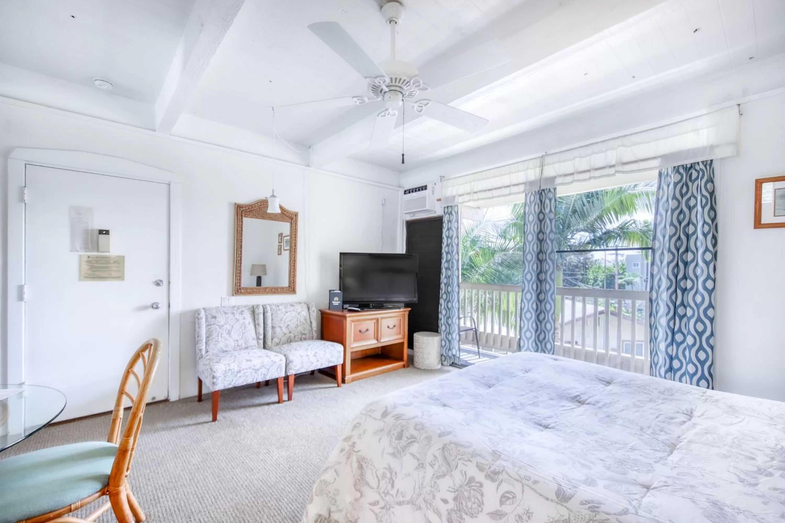 TV/Entertainment Center in Kona Bali Kai #334