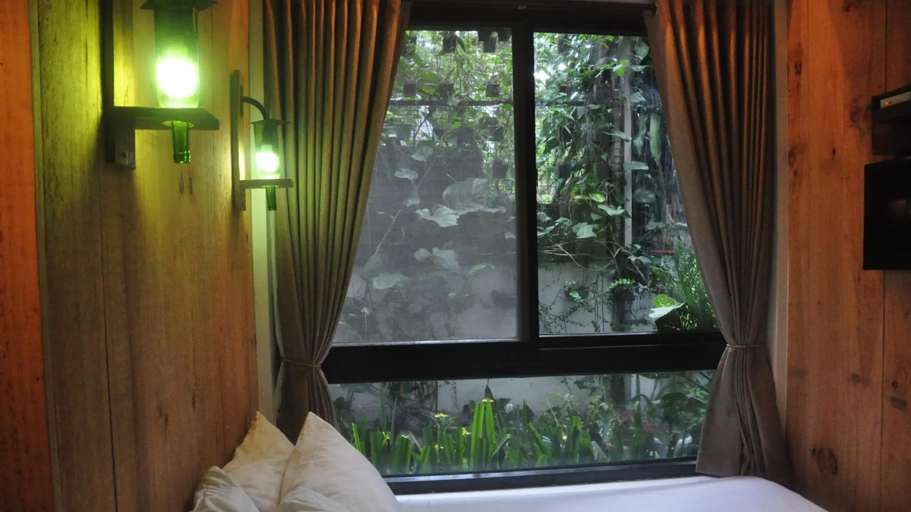 Bed in Cabins by Eco Hotel Tagaytay