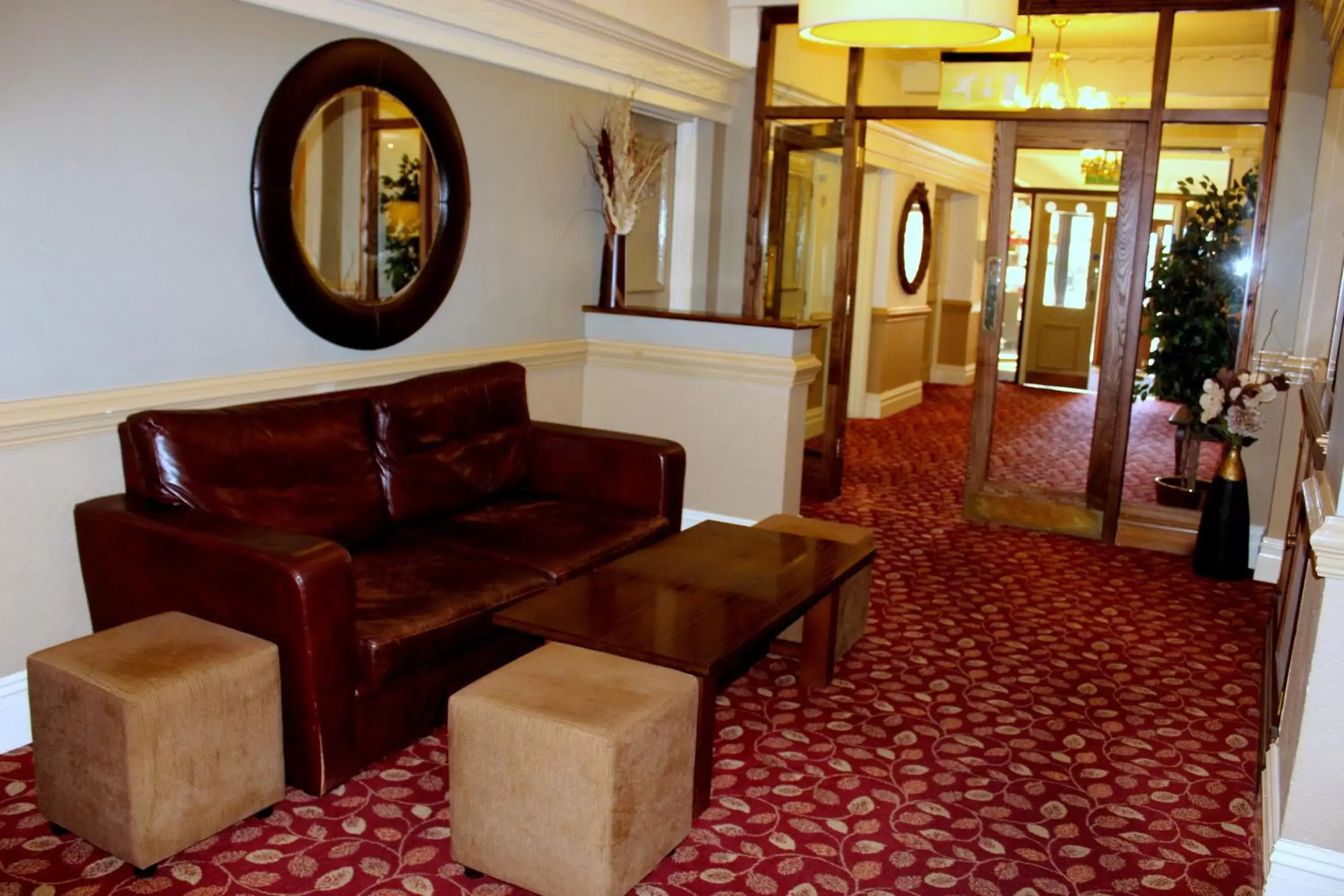 Facade/entrance, Lobby/Reception in Thomas Arms Hotel