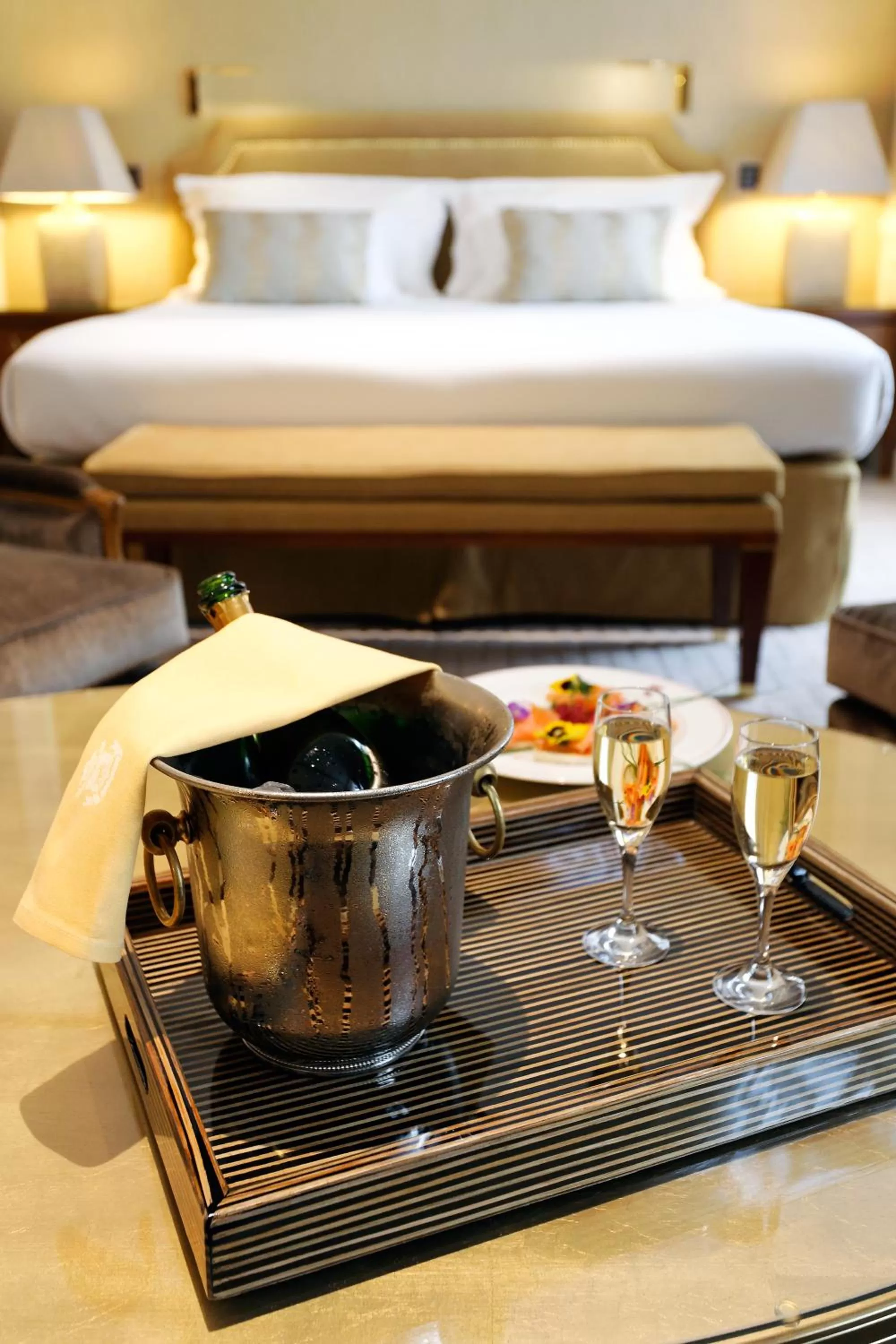 Bed in Hotel Le Plaza Brussels