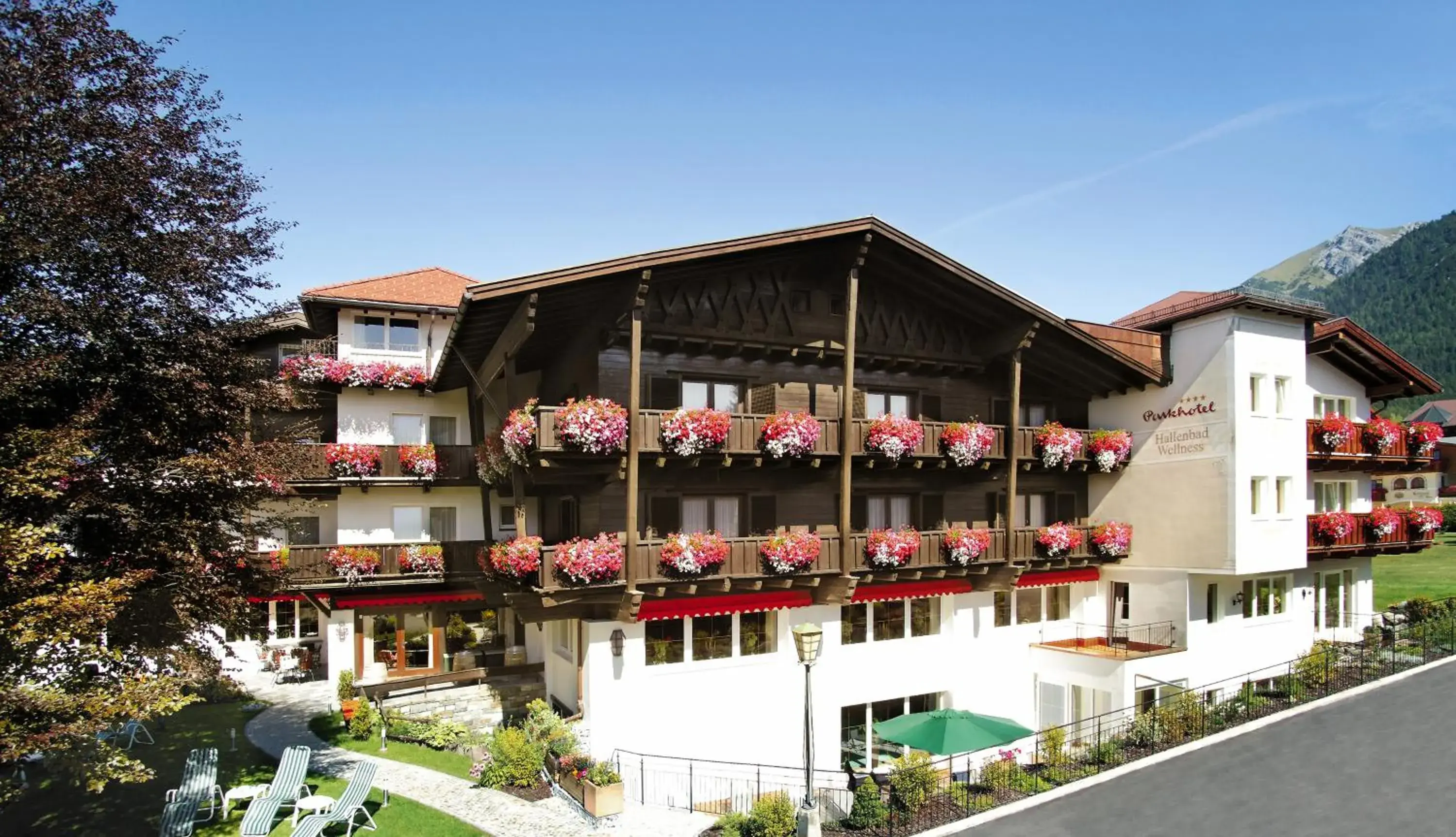 Facade/entrance, Property Building in Parkhotel Seefeld