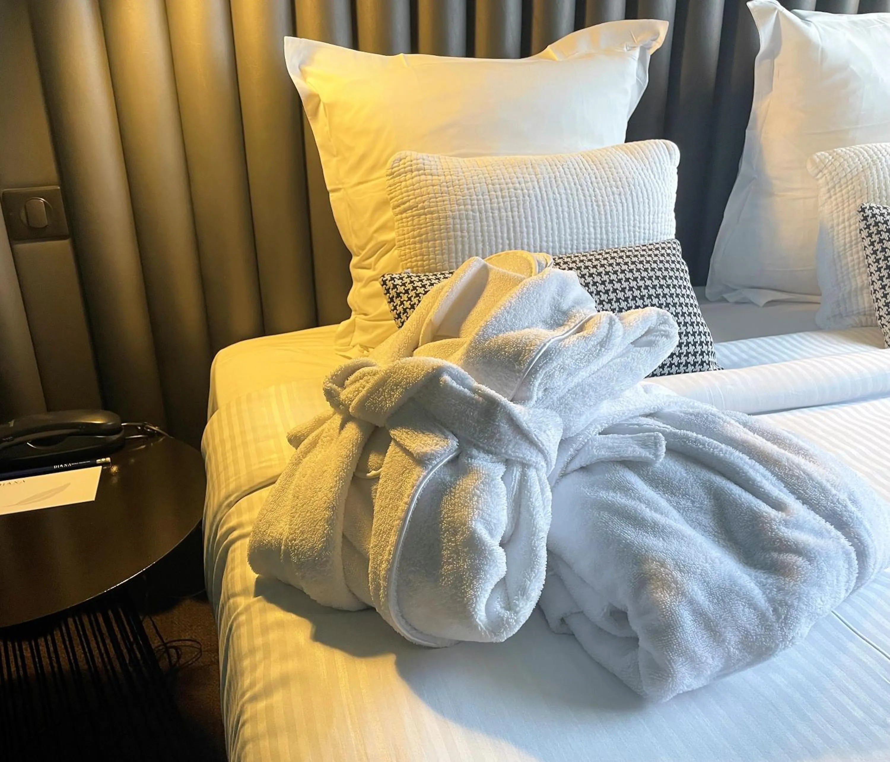 Bed in Hôtel Diana Dauphine