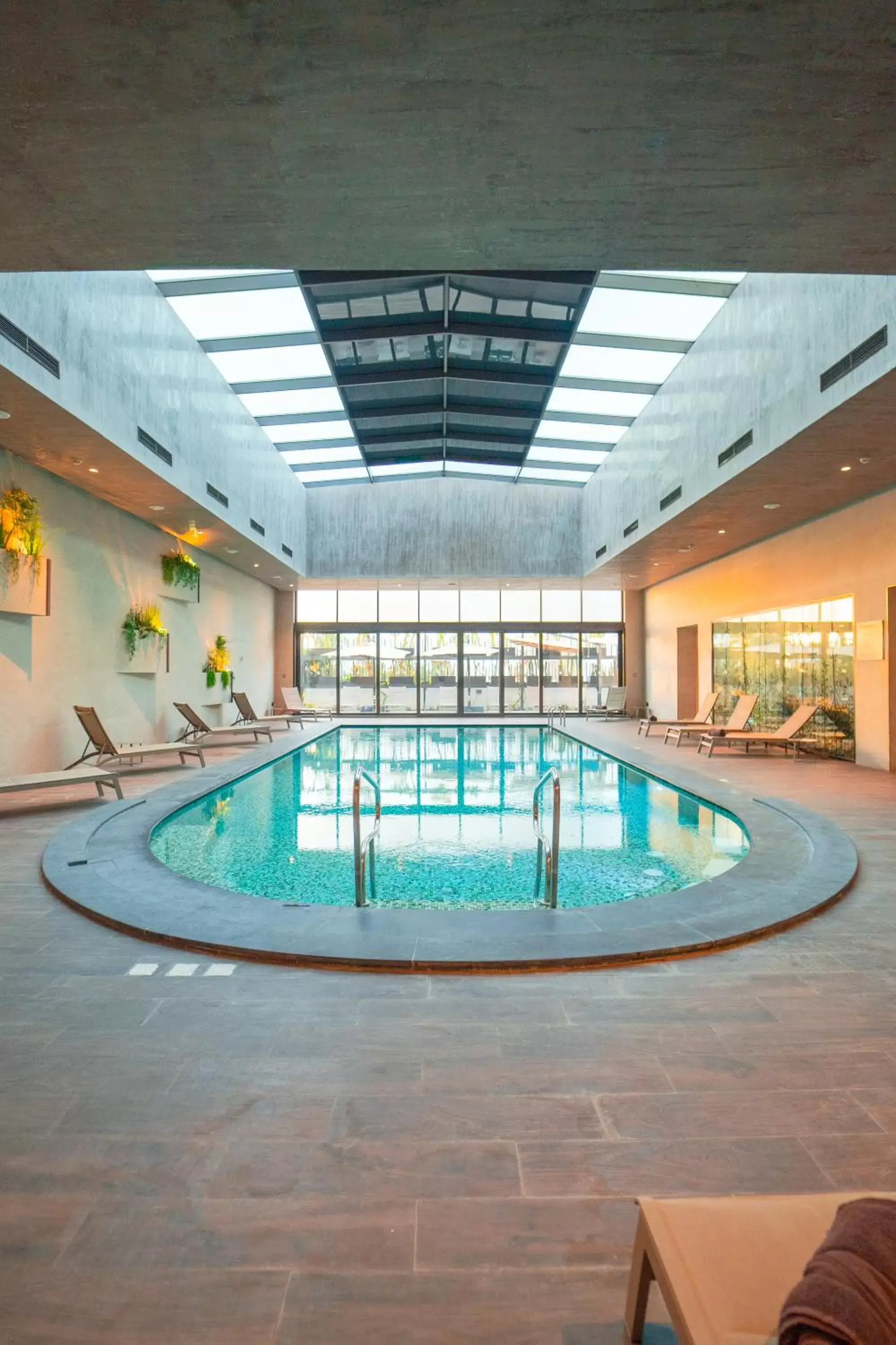 Swimming Pool in Mövenpick Hotel du Lac Tunis