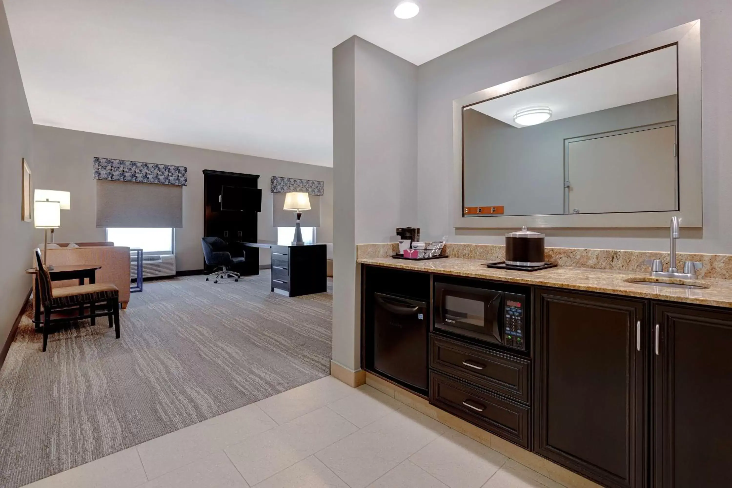 Bedroom, Bathroom in Hampton Inn & Suites Tampa Northwest/Oldsmar