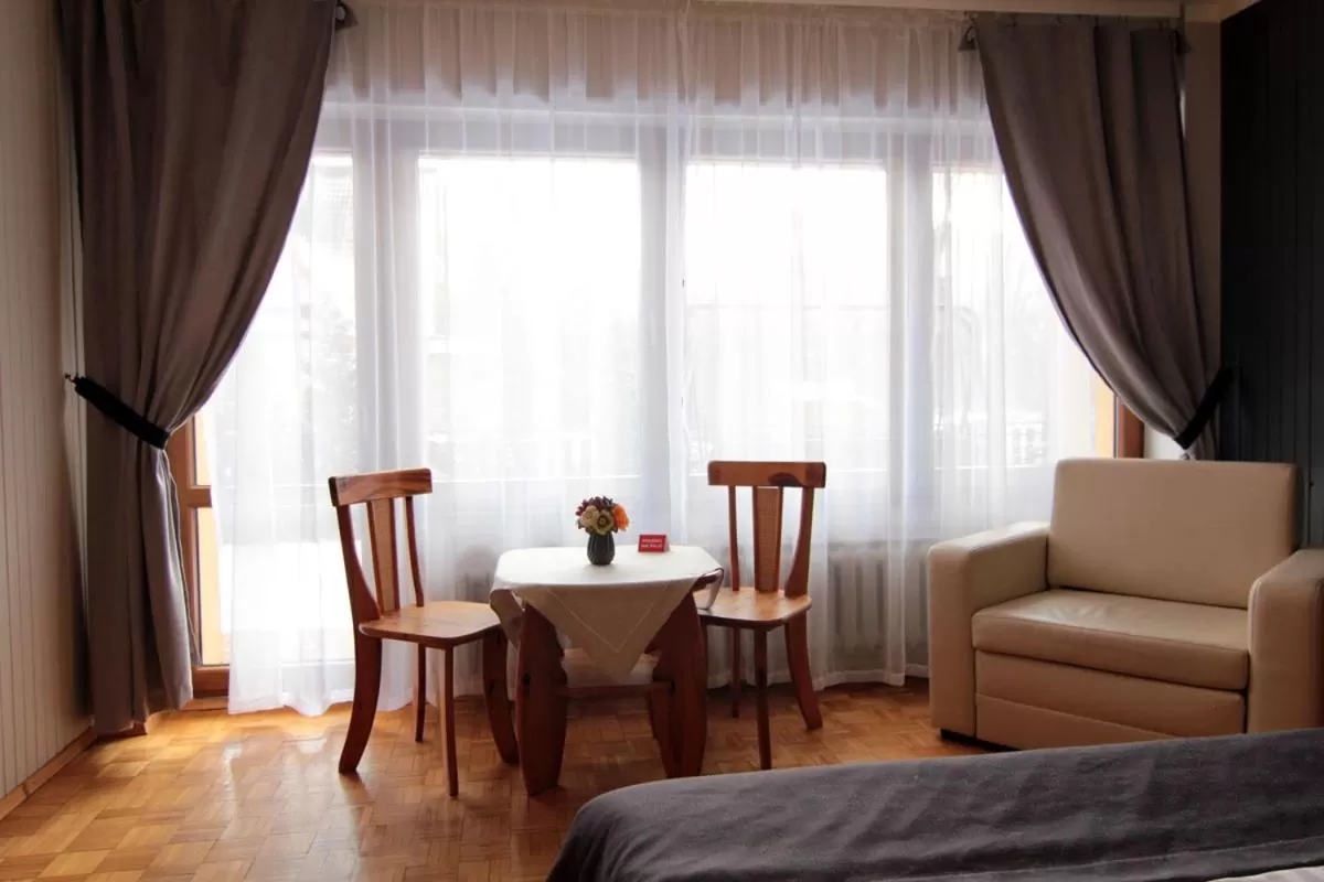 Bedroom, Seating Area in POKOJE GOŚCINNE WILCZNIK 12
