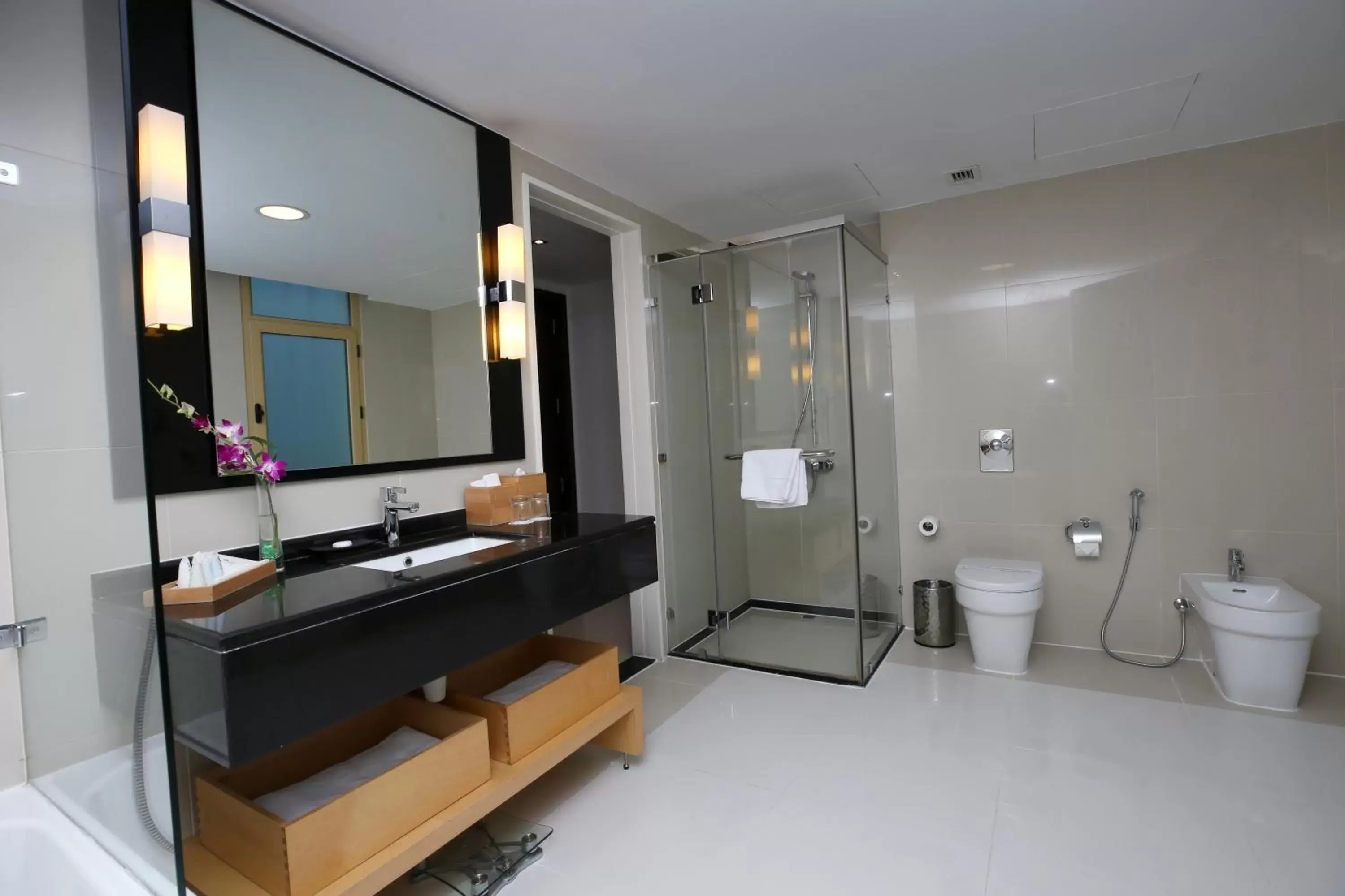 Shower, Bathroom in Asdal Gulf Inn Boutique Hotel- SEEF