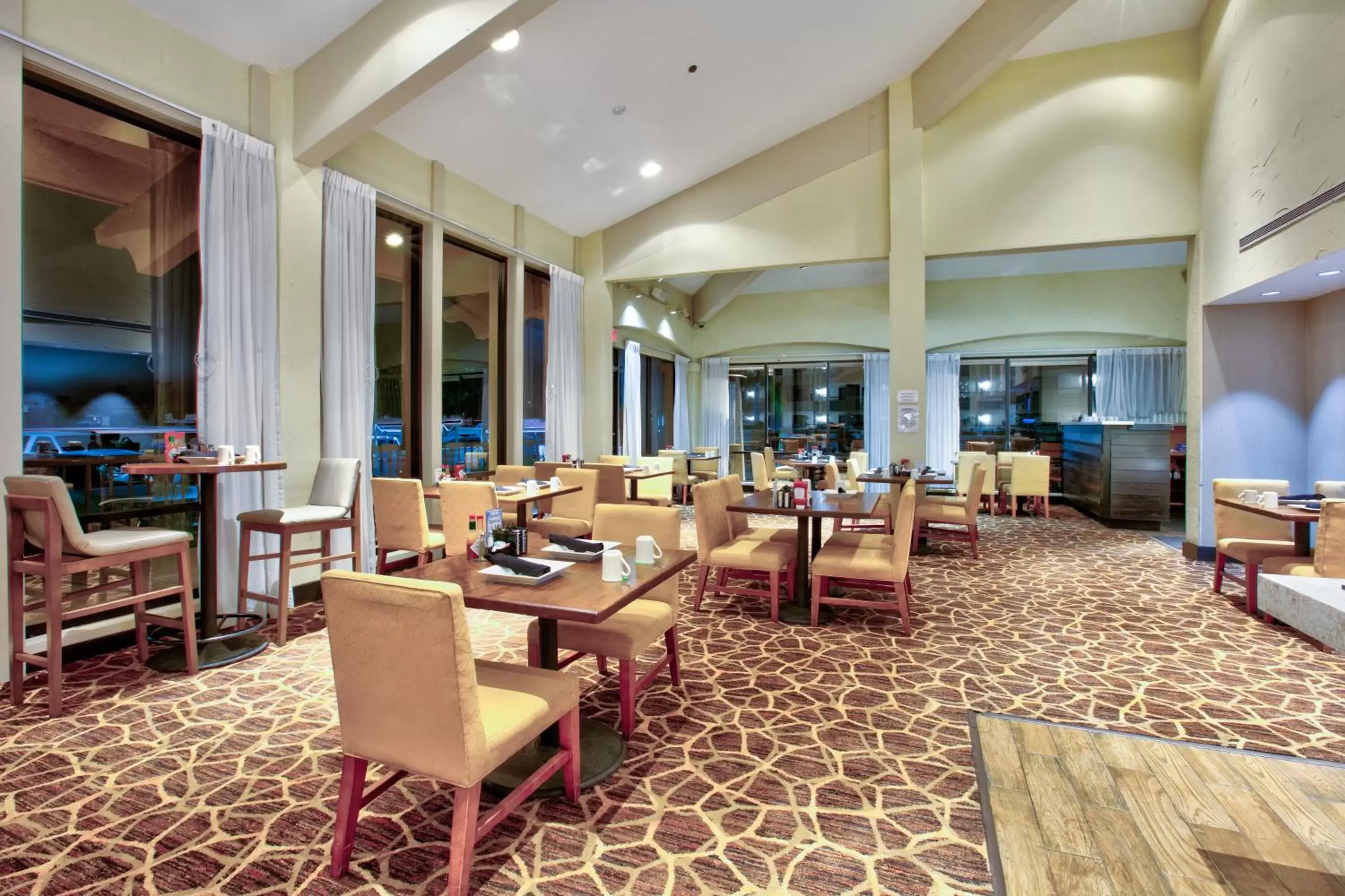 Restaurant/Places to Eat in Holiday Inn & Suites Santa Maria, an IHG Hotel