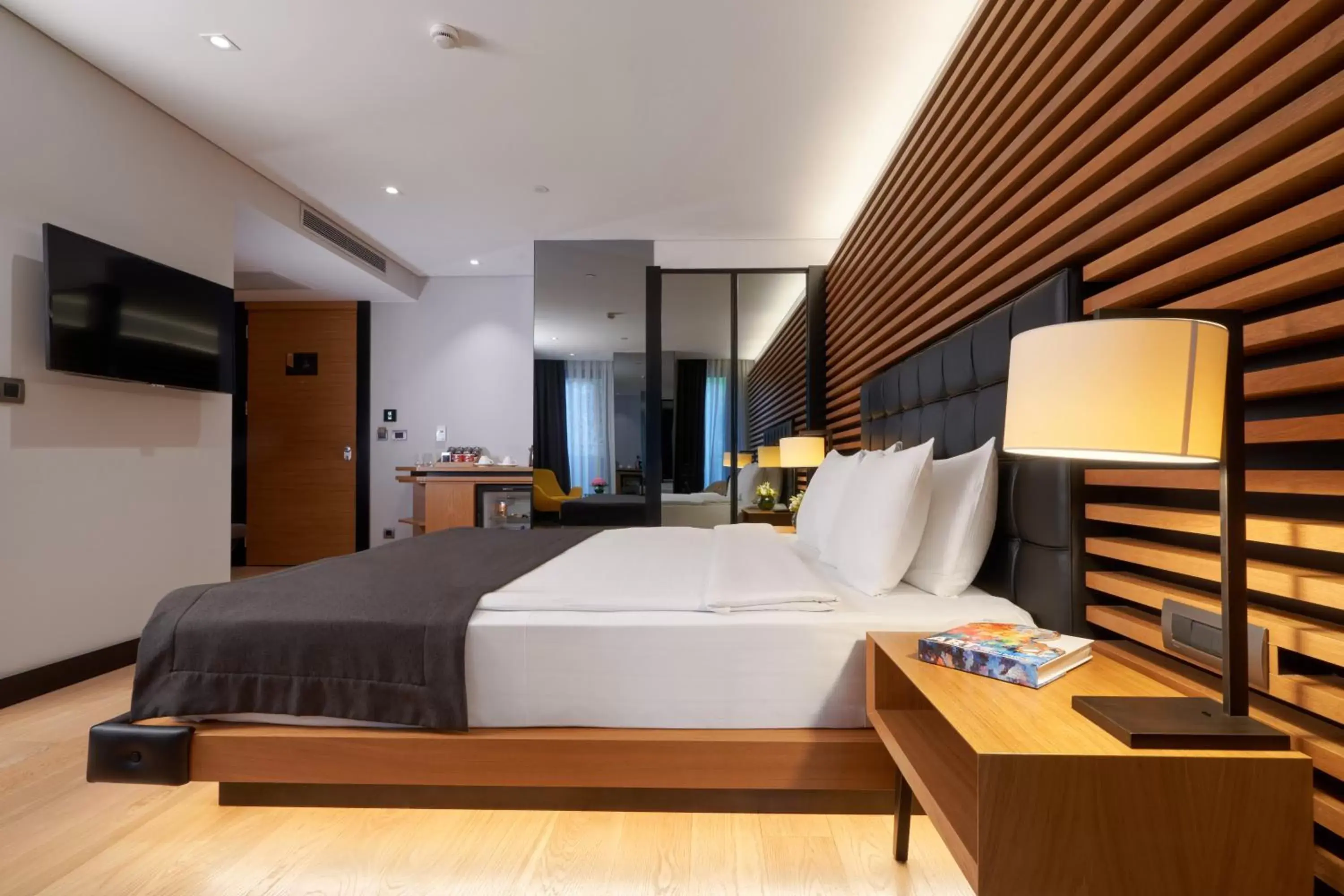 Bed in Metropolitan Hotels Bosphorus