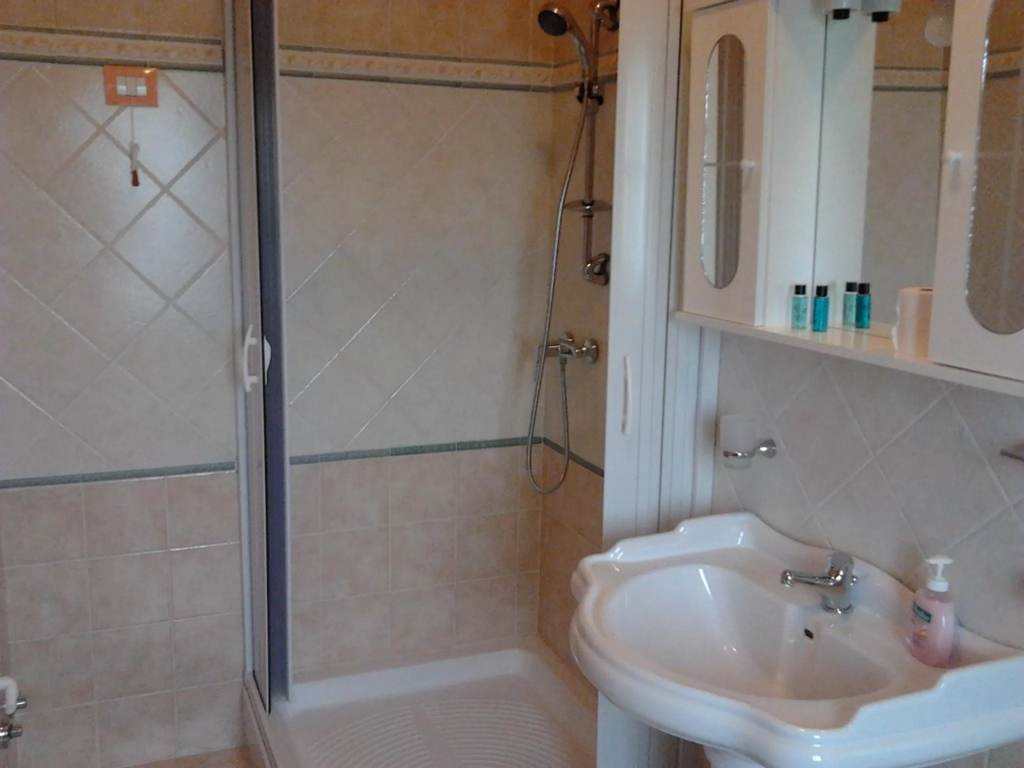 Shower in Il Laghetto