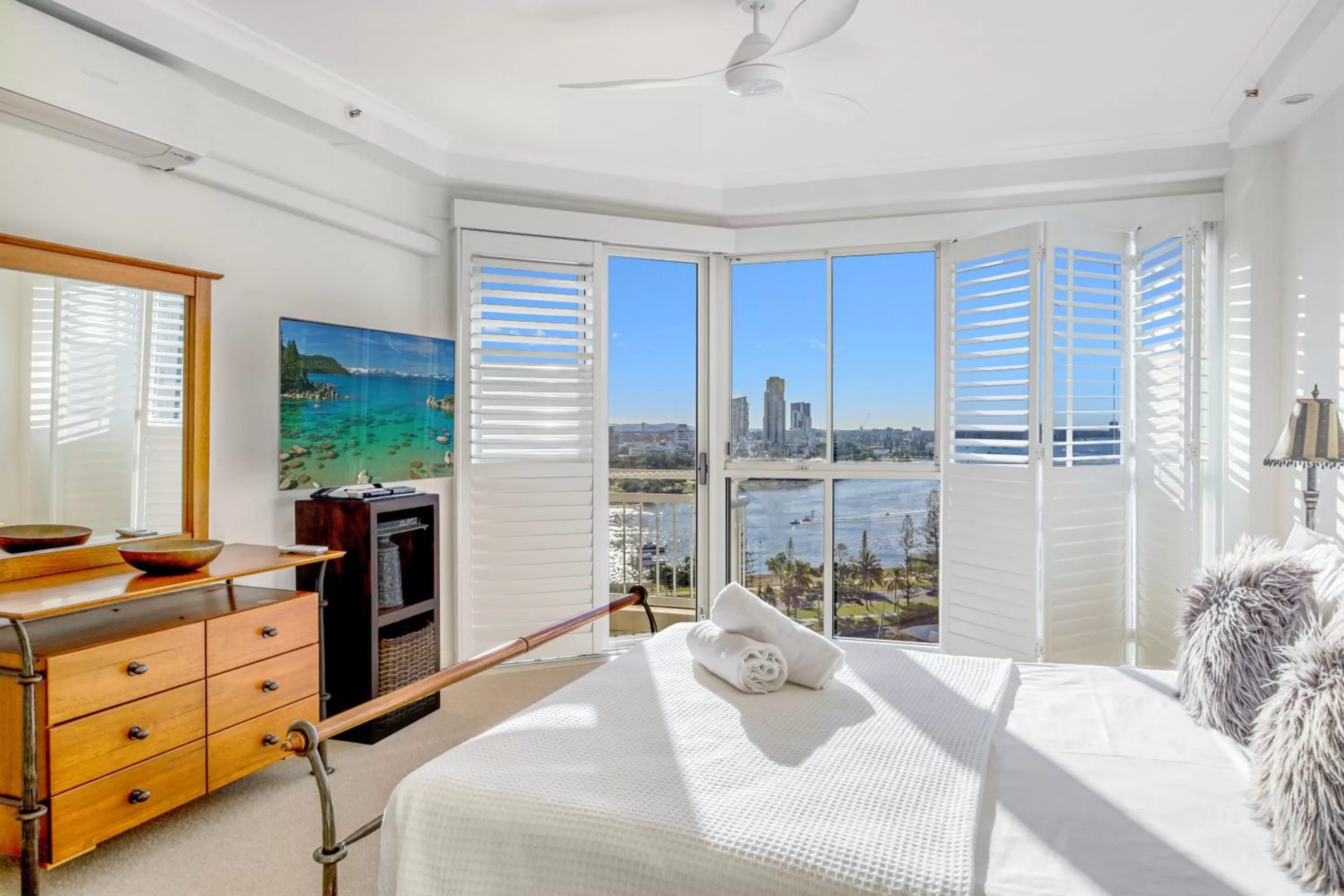 Bed in Ocean Sands Resort