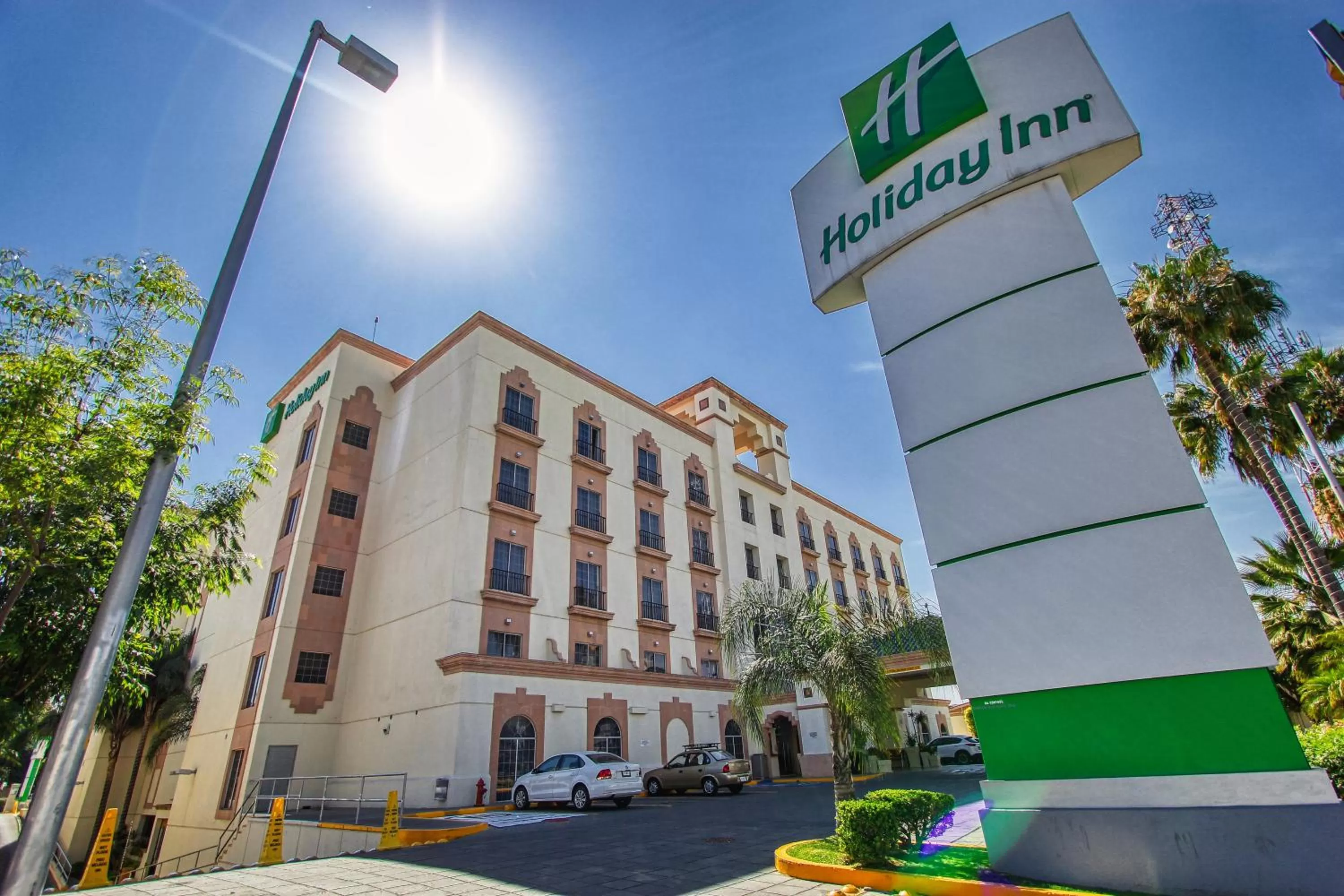 Property building in Holiday Inn Leon by IHG