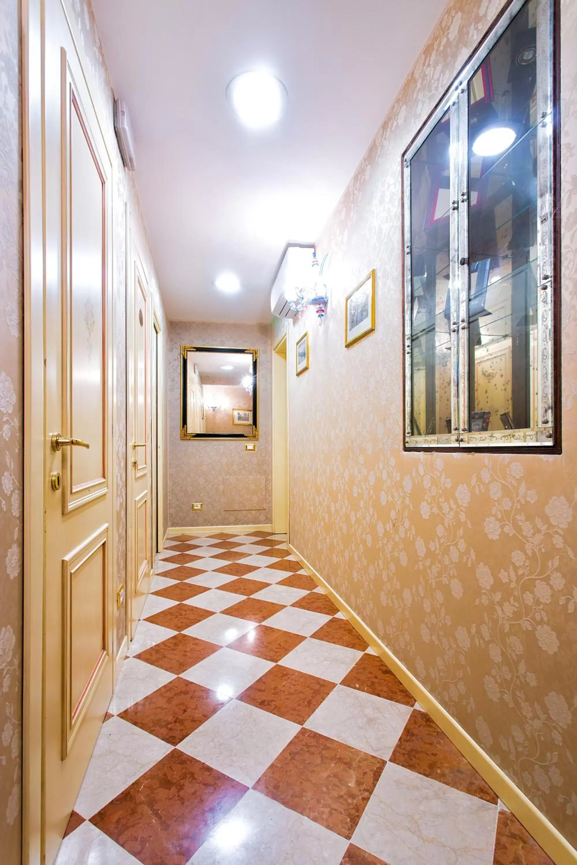 Decorative detail, Lobby/Reception in Hotel Conterie