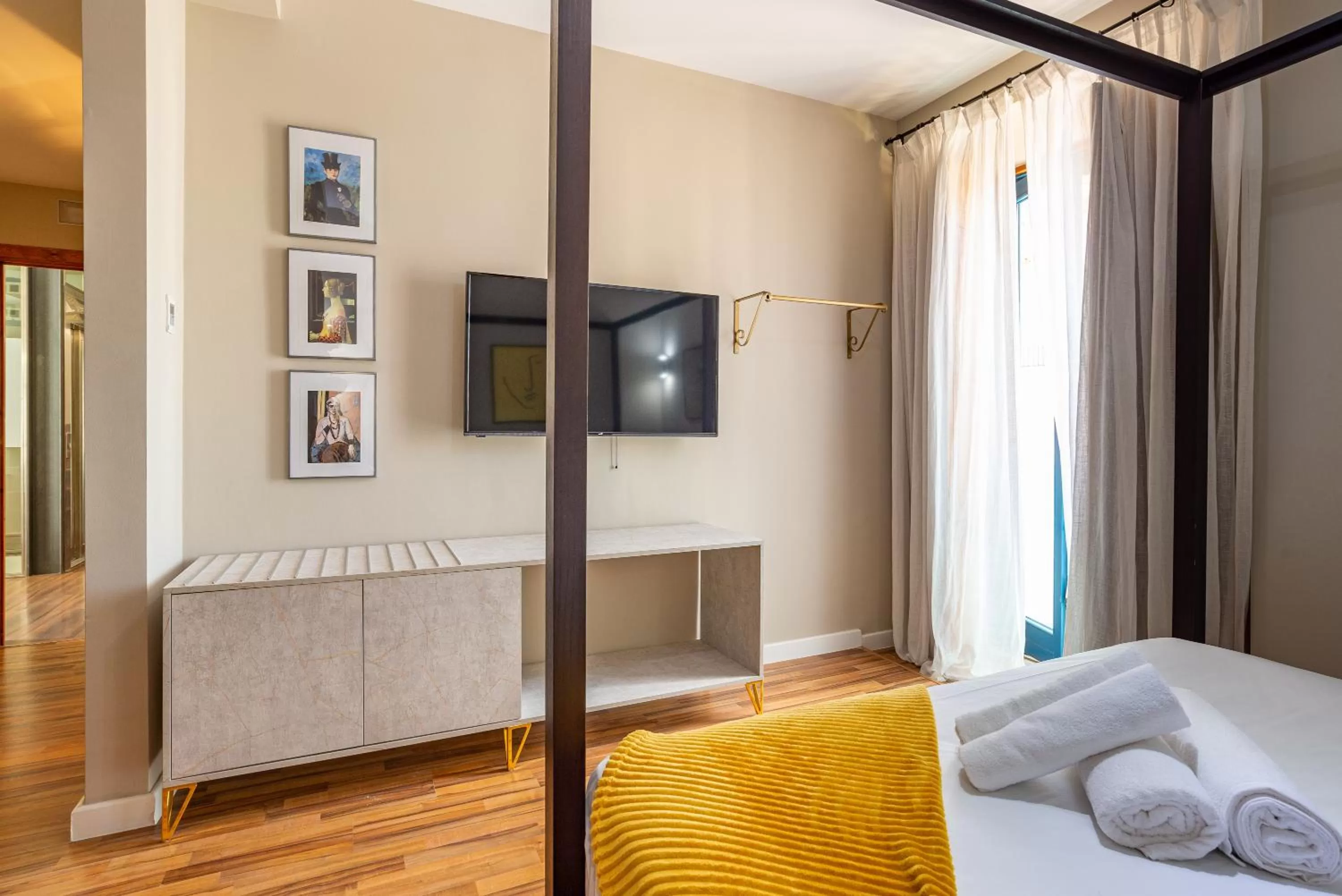 TV and multimedia, Bed in Hotel Albaicín