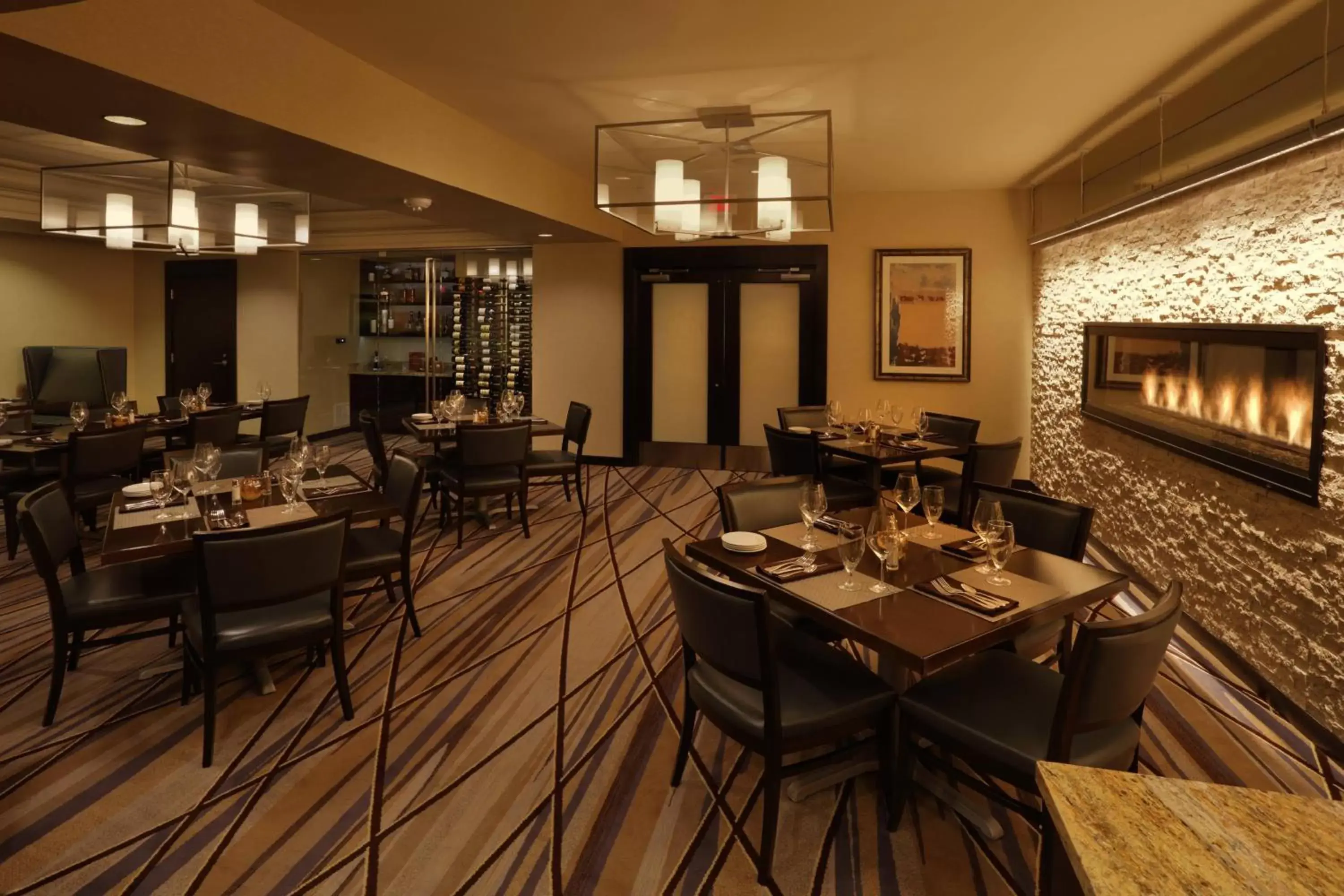 Restaurant/Places to Eat in Wichita Marriott