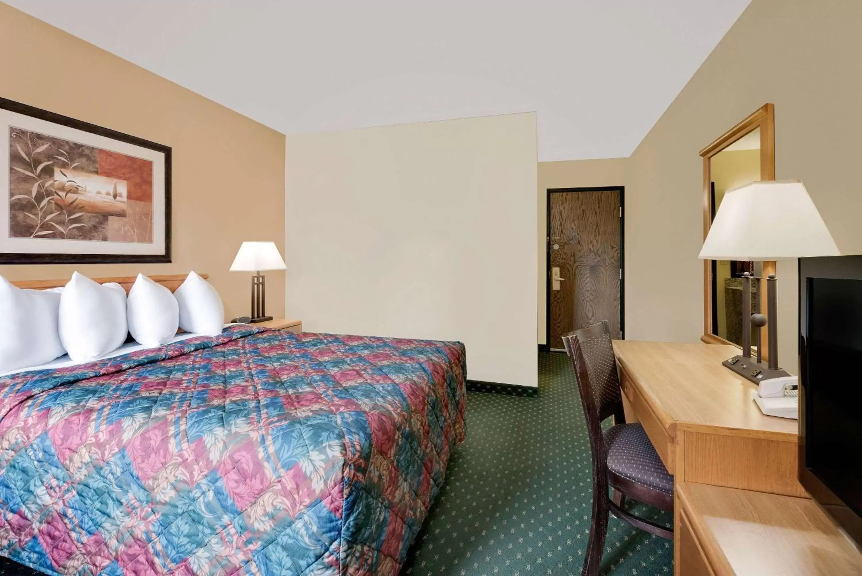 Photo of the whole room, Bed in Days Inn by Wyndham International Falls