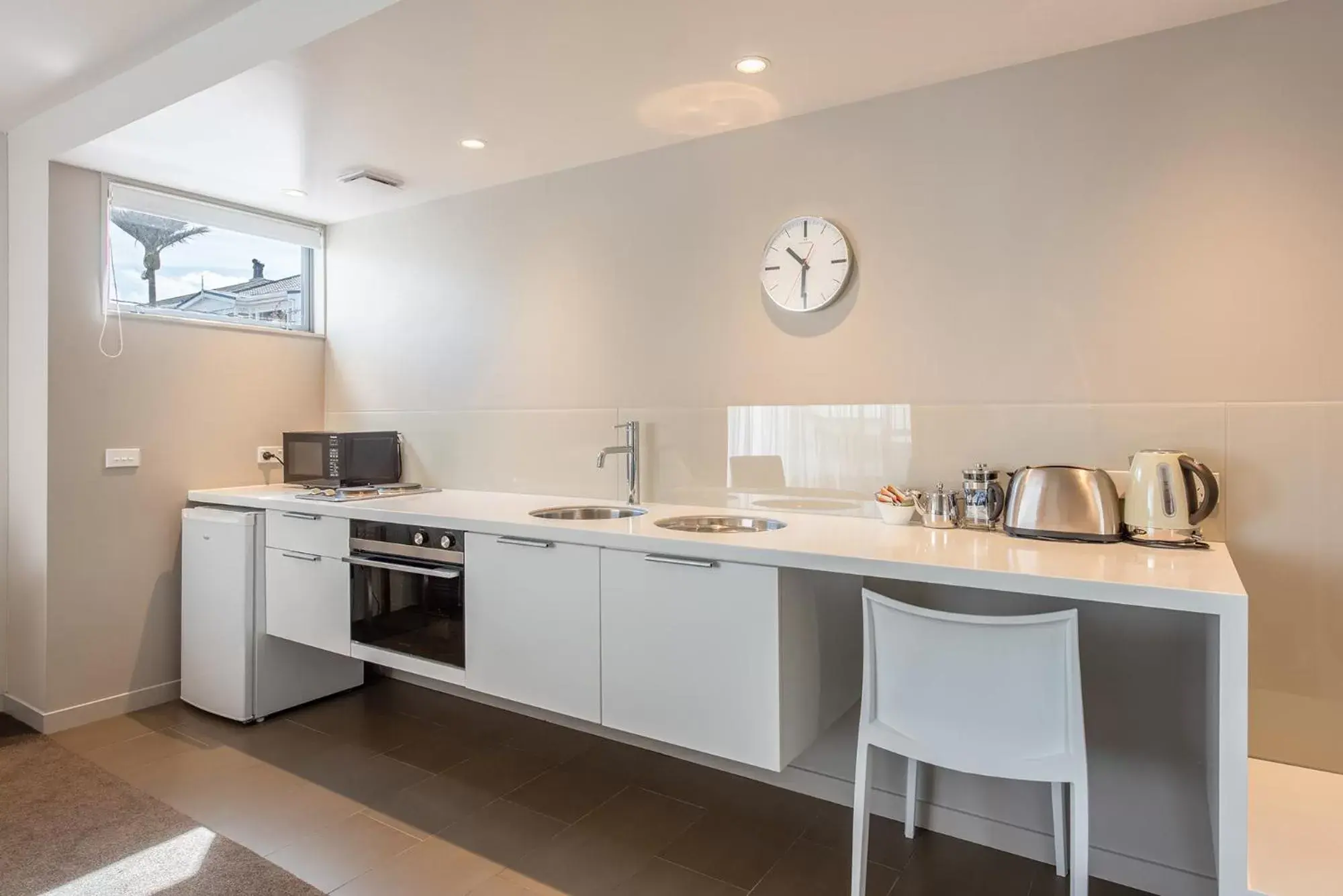 Kitchen/Kitchenette in Apollo Lodge Motel