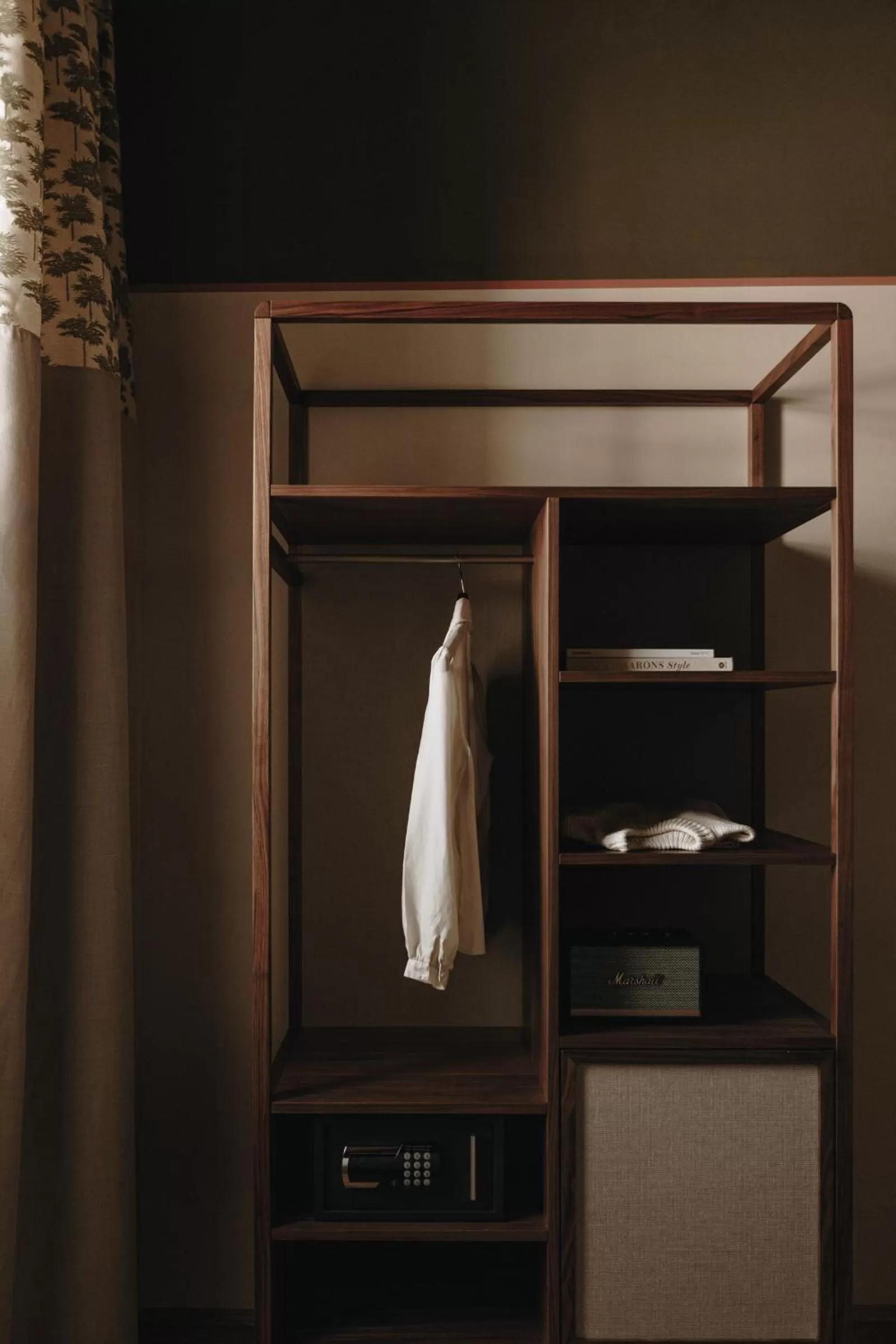 wardrobe in Parkhotel Mondschein, a Member of Design Hotels