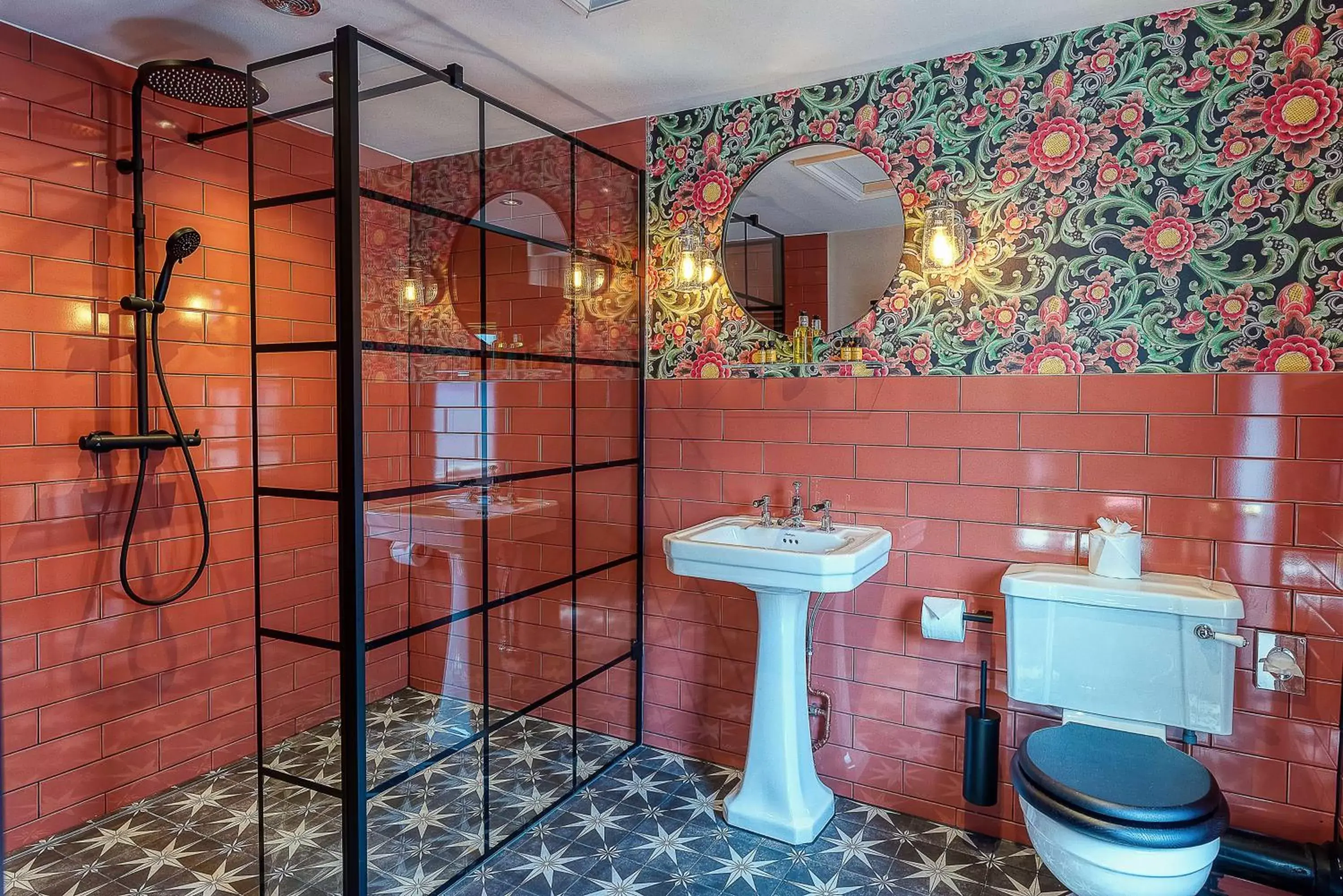 Bathroom in Clementine's Town House Hotel BW Premier Collection