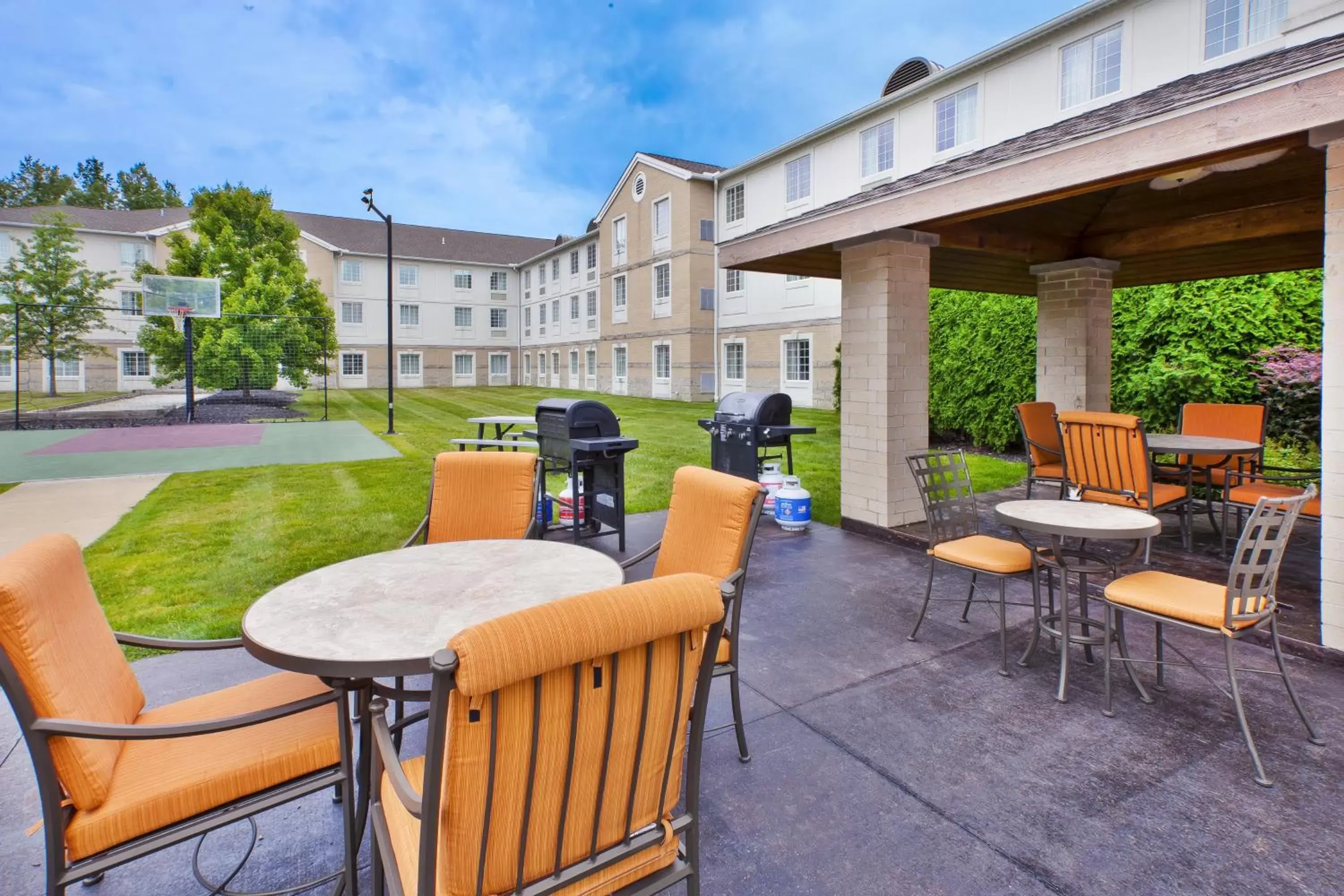 Property building in Staybridge Suites Cleveland Mayfield Heights Beachwood, an IHG Hotel