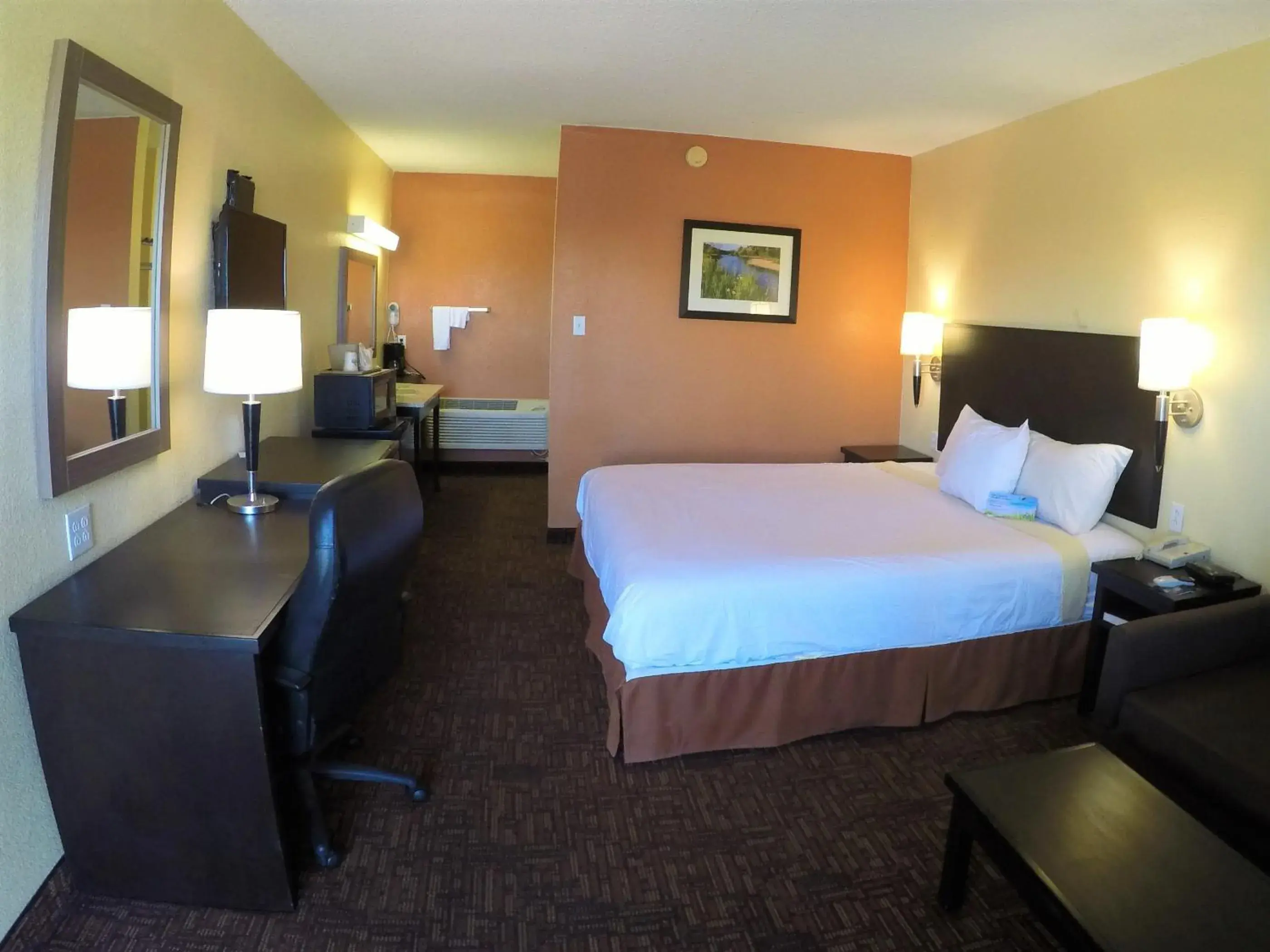 Photo of the whole room in Americas Best Value Inn Blythe