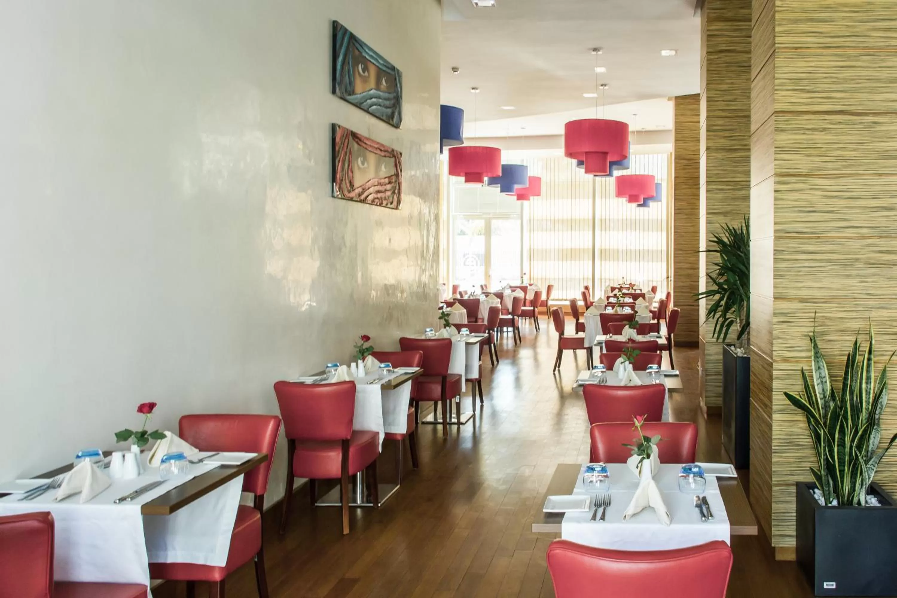 Restaurant/places to eat in Ramada Encore By Wyndham Tangier