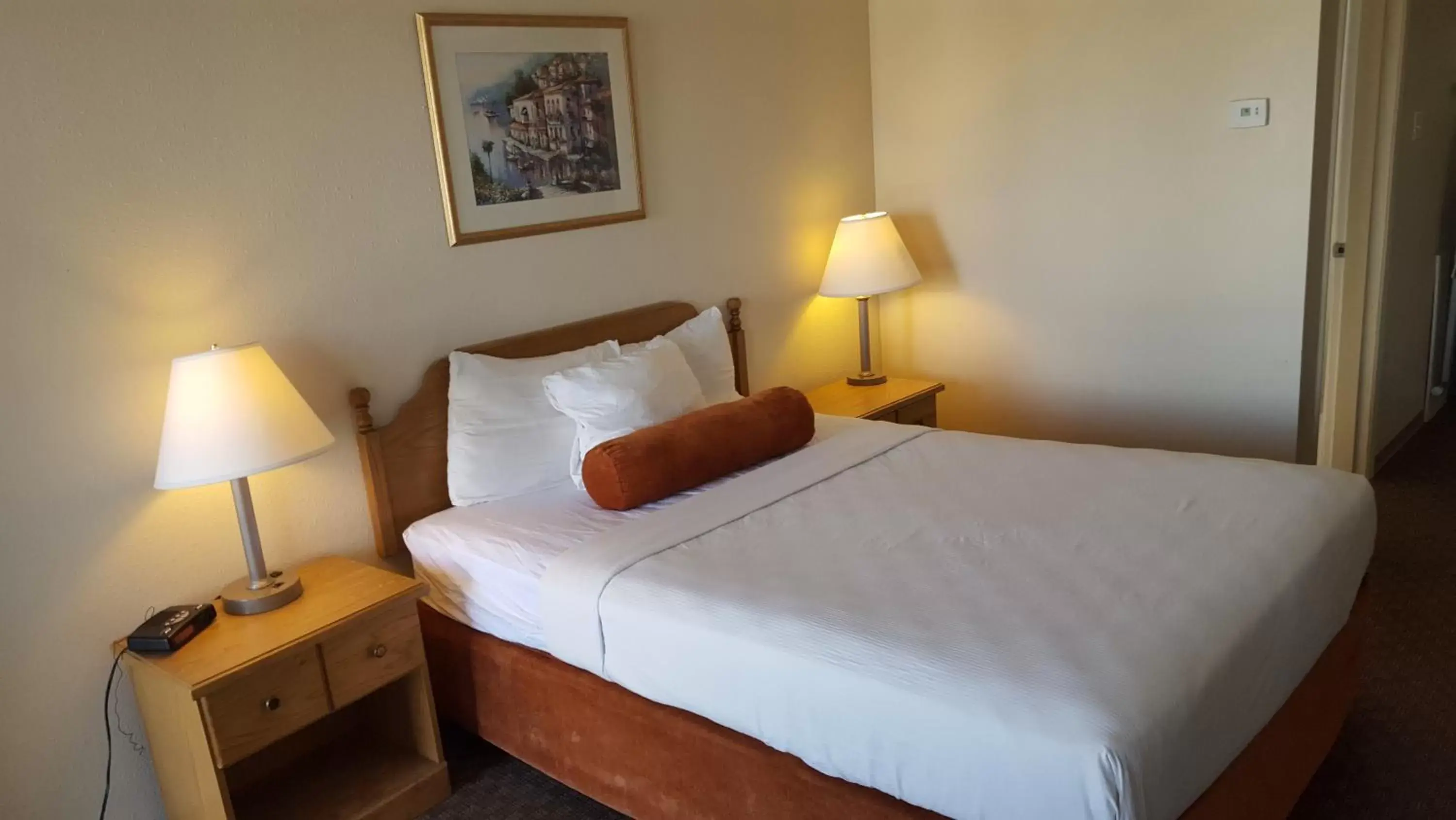 Bed in Knights Inn Lethbridge Bed in Knights Inn Lethbridge