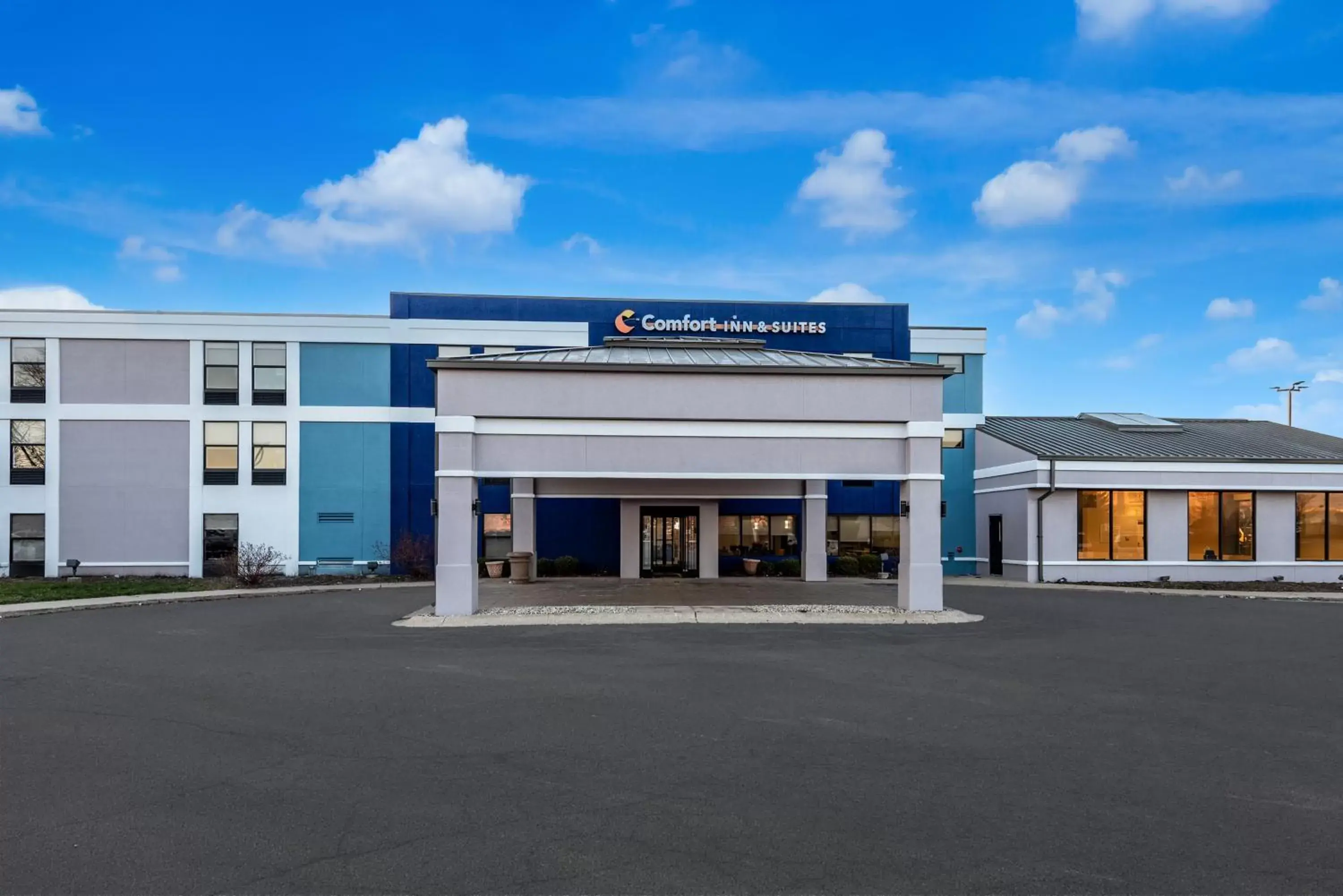 Property Building in Comfort Inn & Suites Fishers - Indianapolis