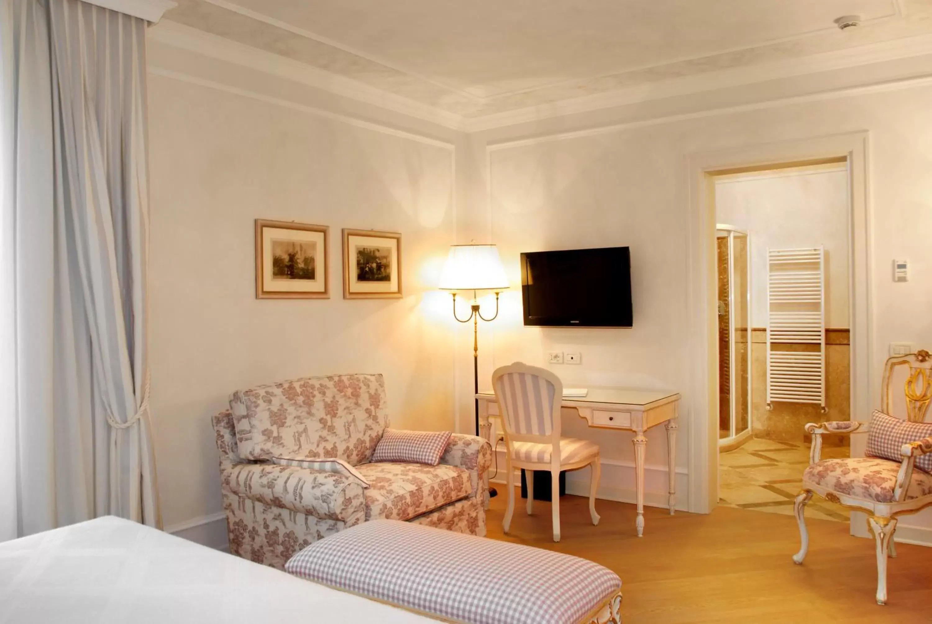 Seating Area in Chervò Golf Hotel Spa, Resort & Apartment San Vigilio