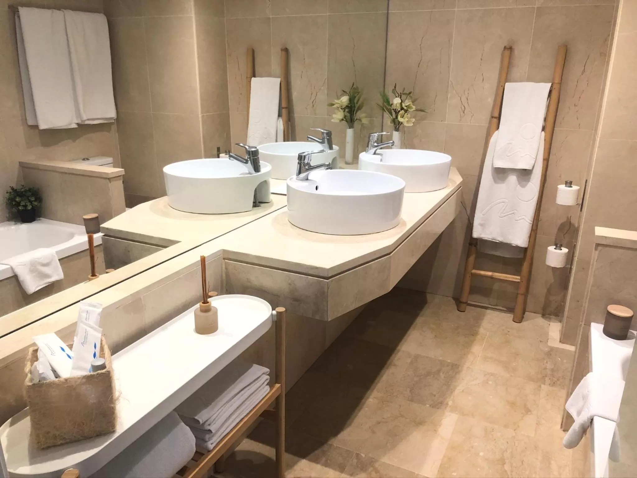 Bathroom in Mediterraneo Sitges