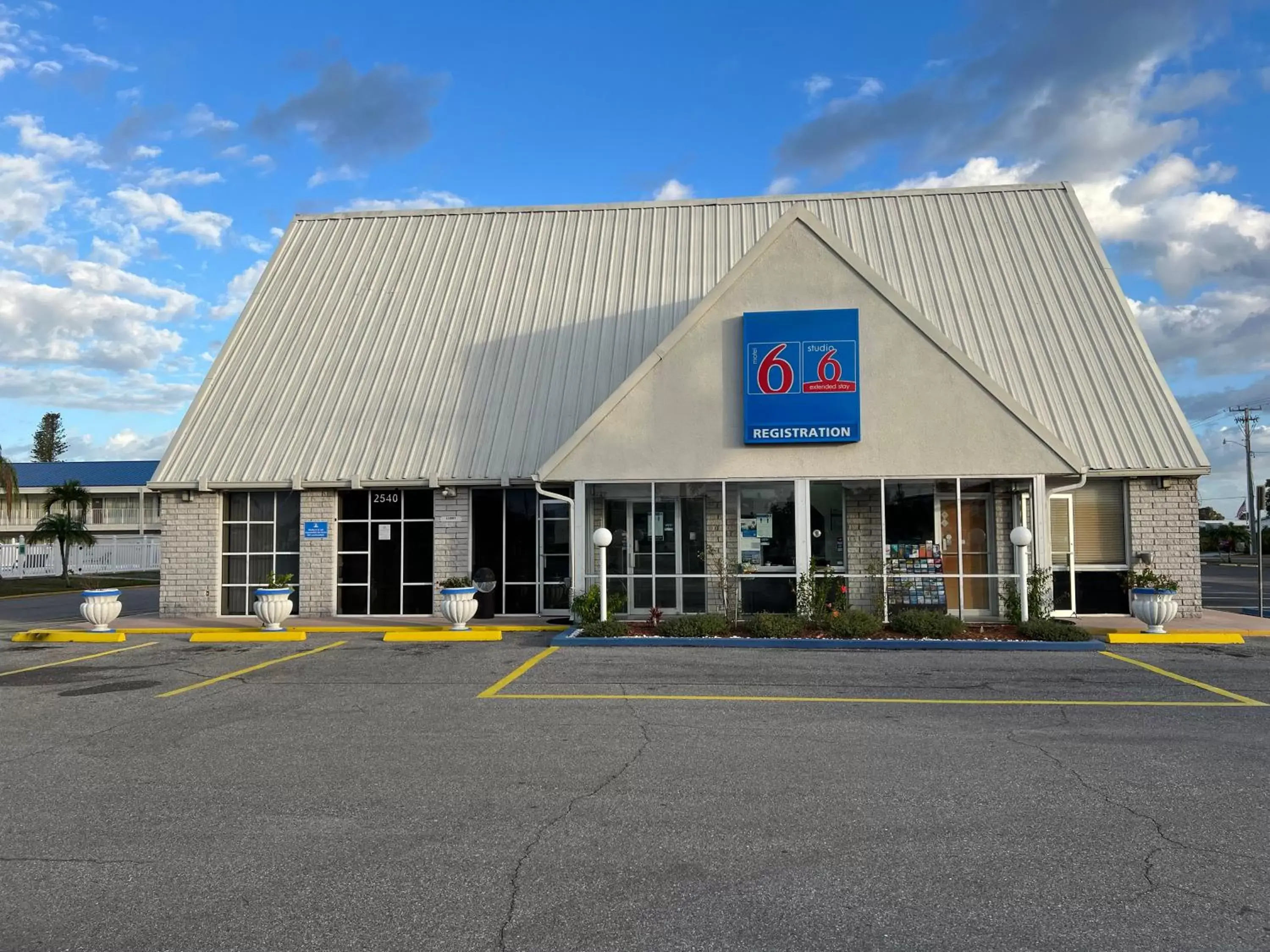 Property logo or sign, Property Building in Motel 6 Englewood