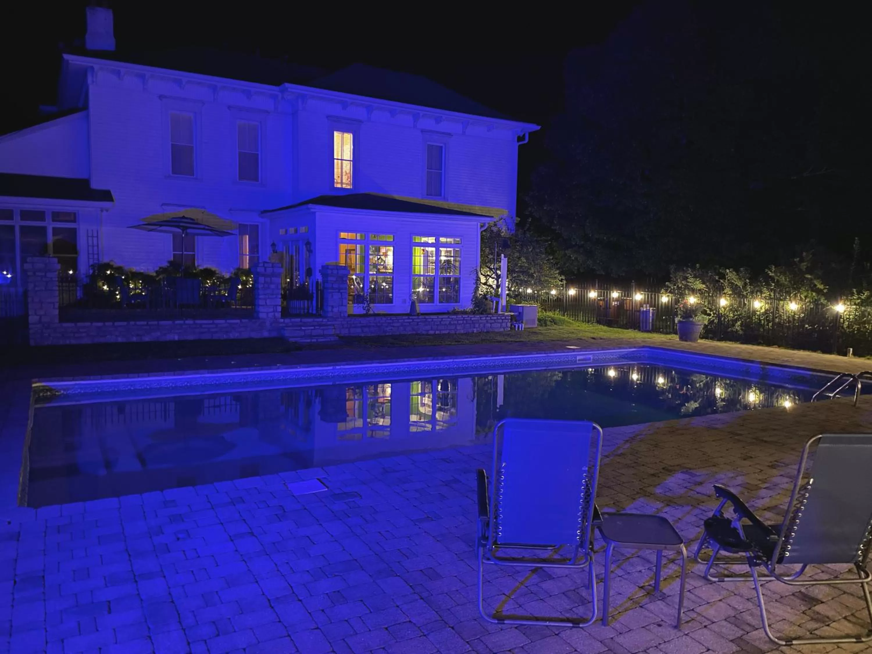 Swimming pool in Wildflower Ranch Inn