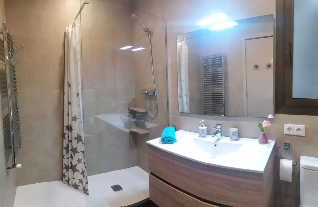 Bathroom in Valencia habitaciones