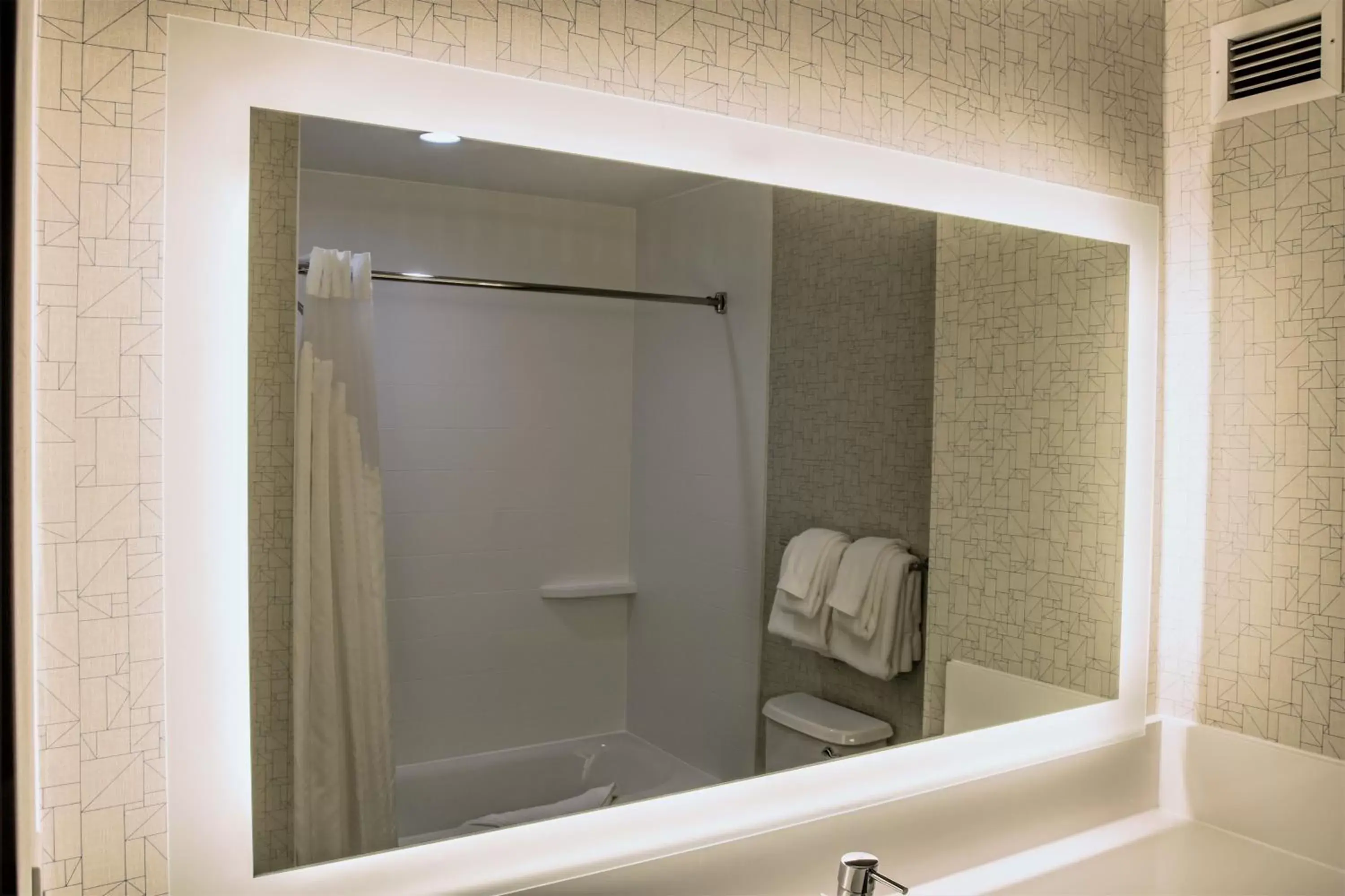 Photo of the whole room, Bathroom in Holiday Inn Express Hotel & Suites Roseville - Galleria Area, an IHG Hotel