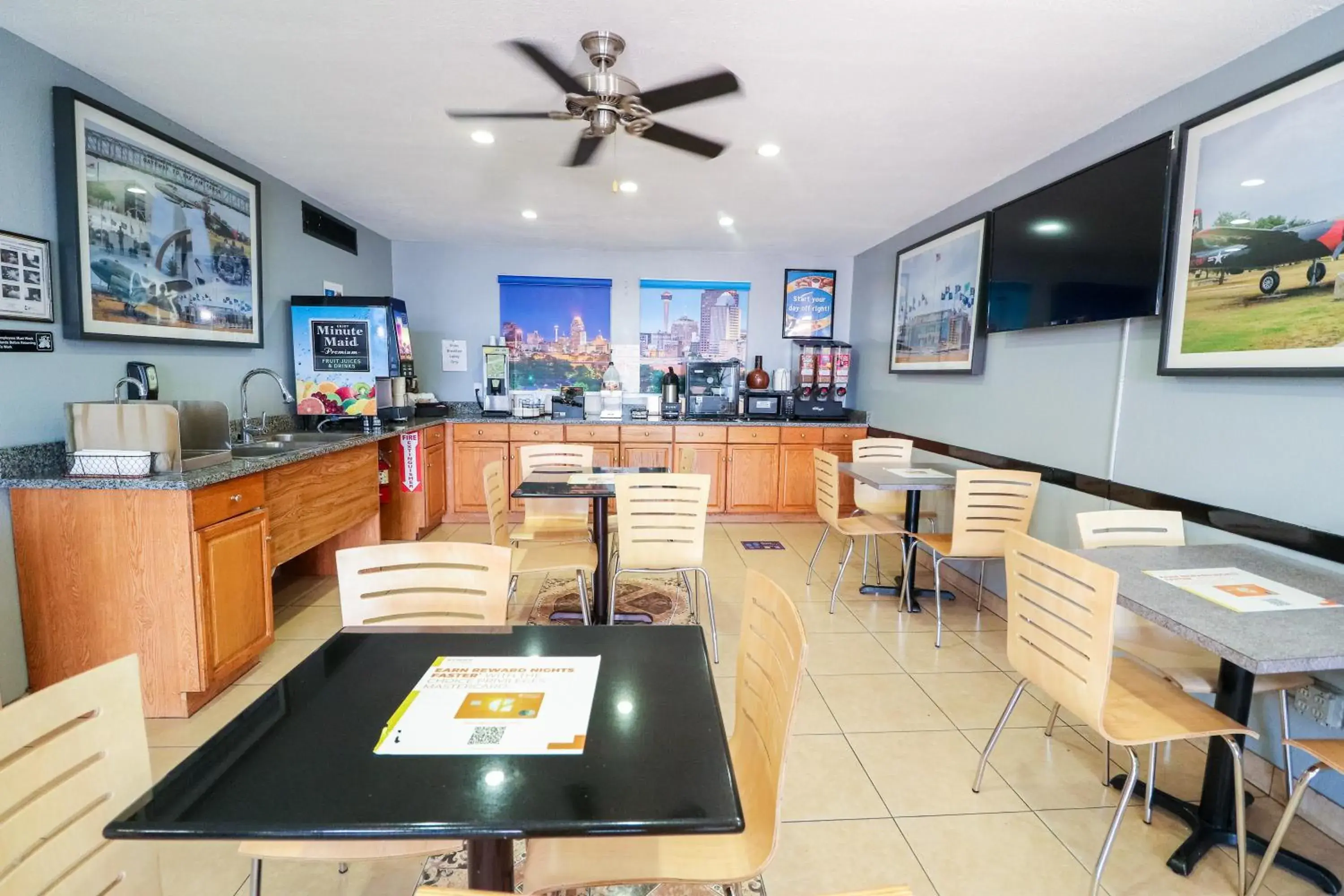 Restaurant/places to eat in Rodeway Inn San Antonio Lackland AFB - SeaWorld Restaurant/places to eat in Rodeway Inn San Antonio Lackland AFB - SeaWorld