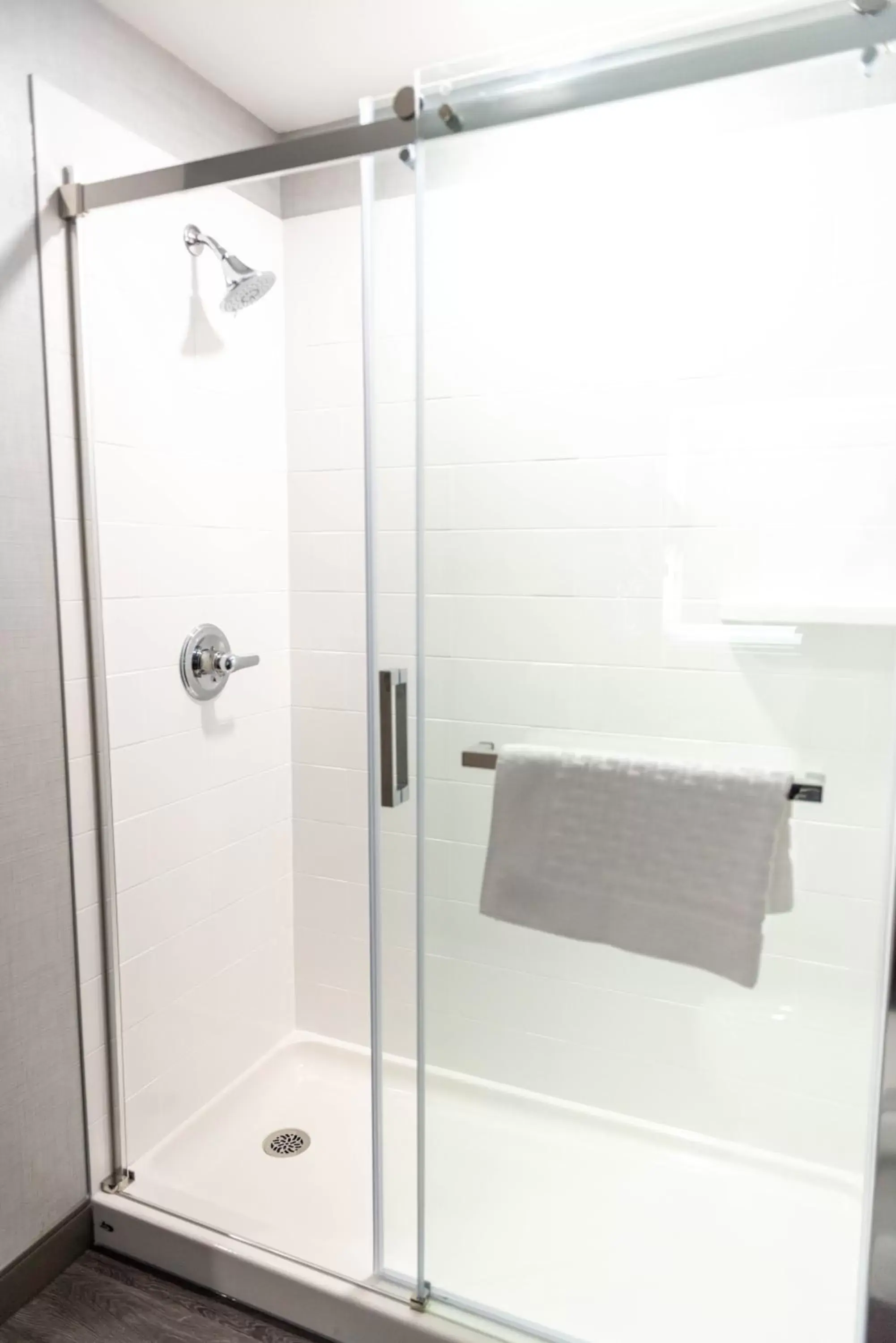 Shower, Bathroom in Best Western Premier Executive Residency Medicine Hat