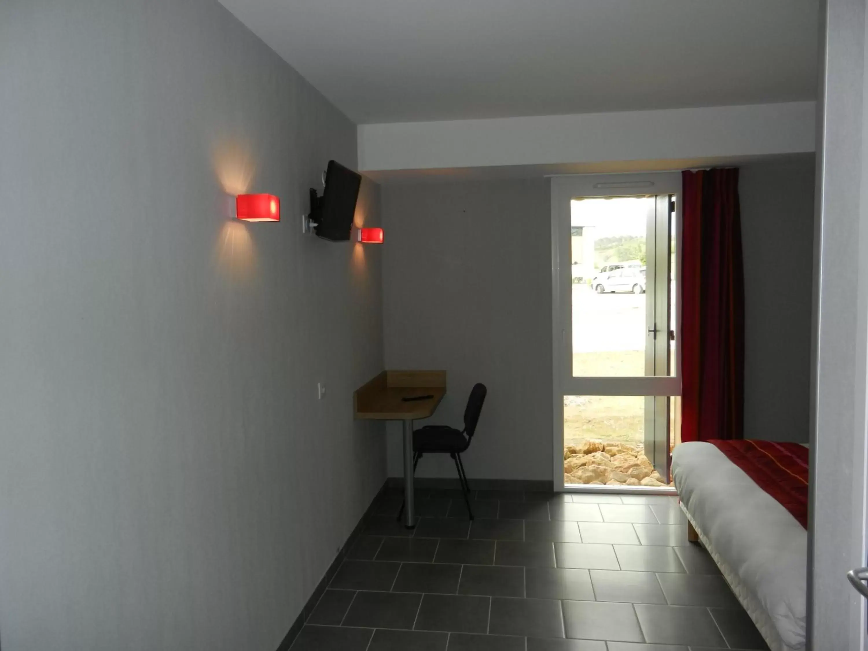 Photo of the whole room in The Originals City, Hôtel Albizia, Sarlat-la-Canéda (Inter-Hotel)