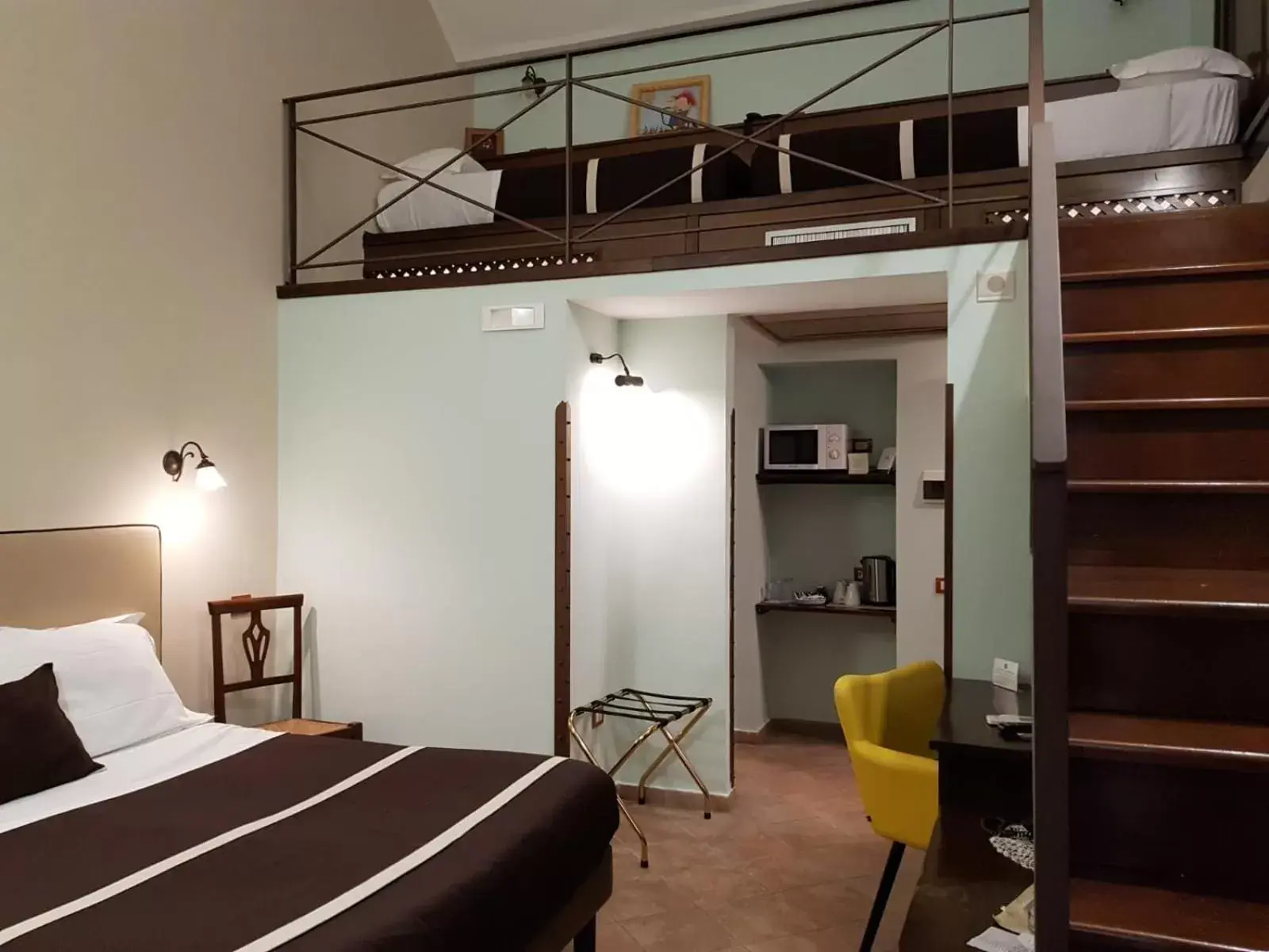 Quadruple Room with Balcony in Hotel Il Convento
