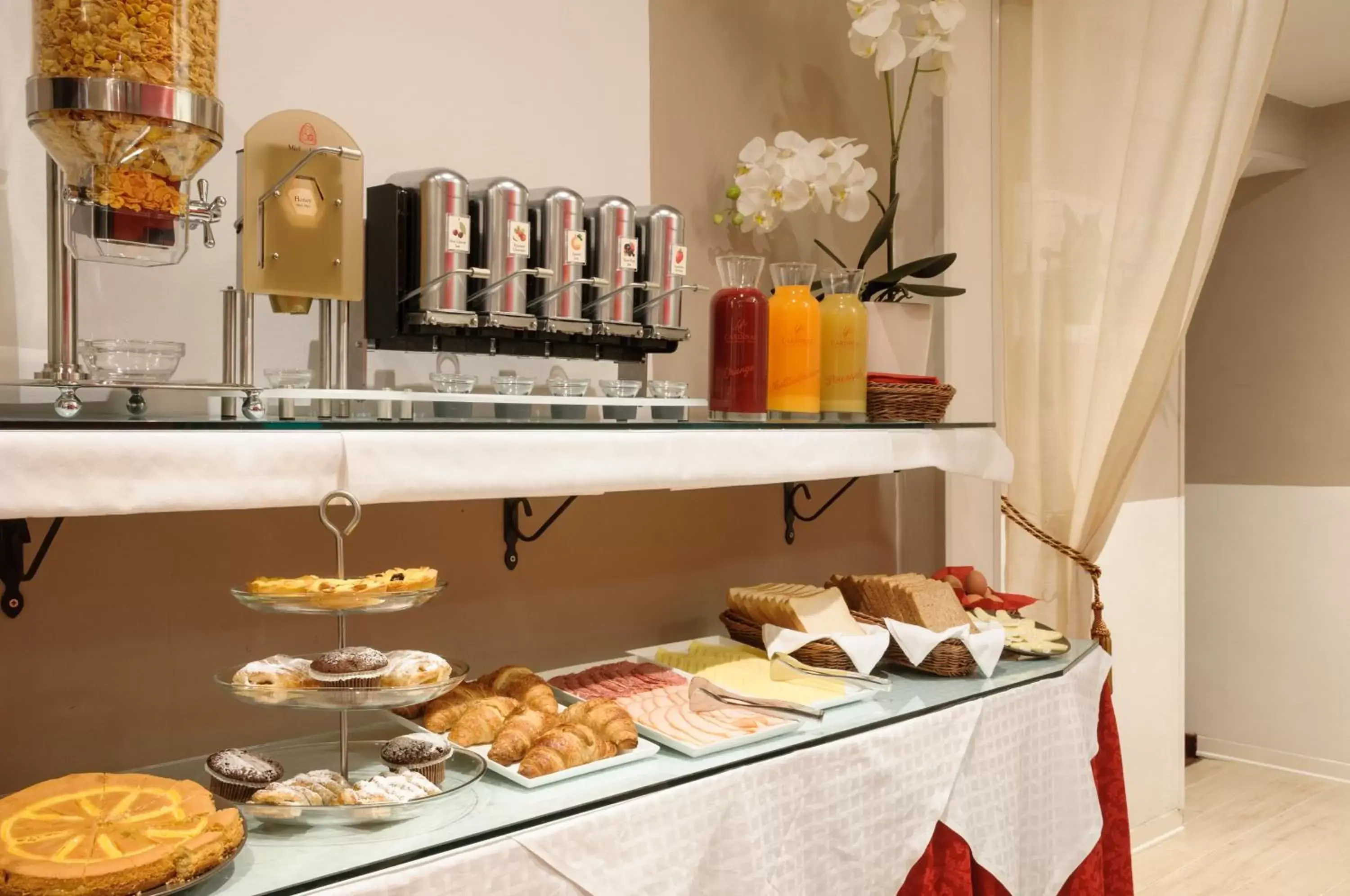 Continental breakfast, Food in Hotel Cardinal of Florence