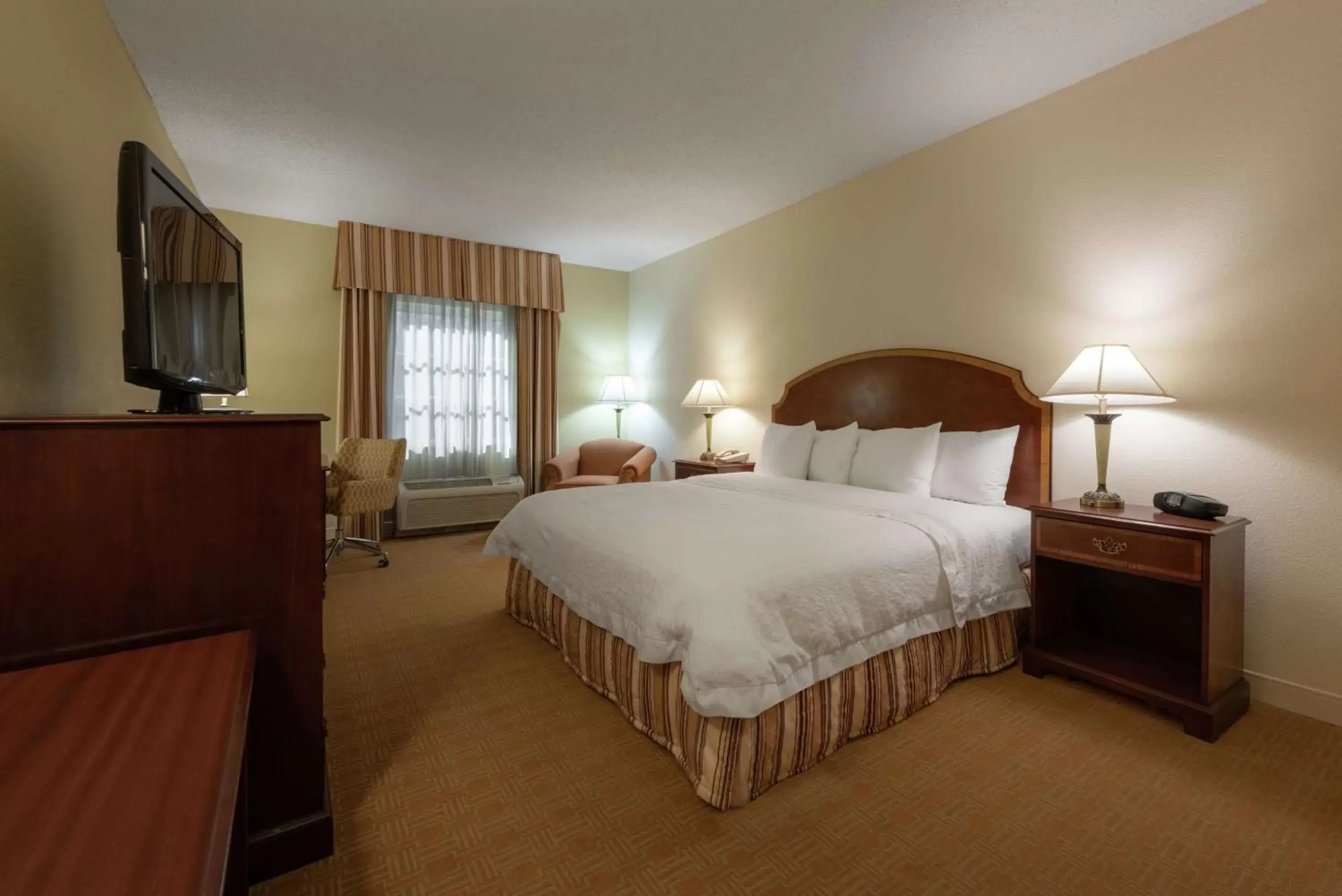 Bedroom, Bed in Hampton Inn & Suites - Vicksburg