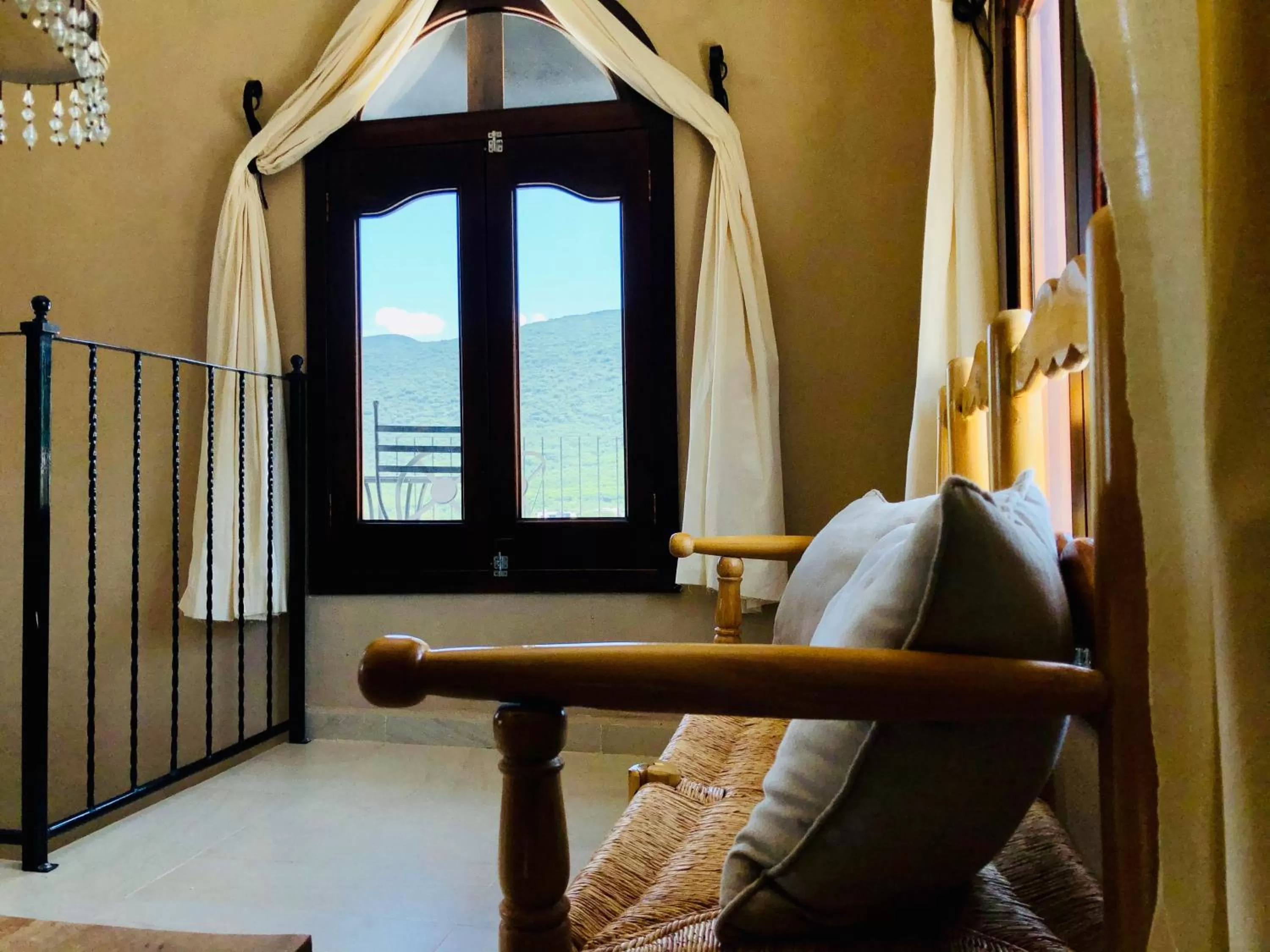 Living room in Hotel Carretas by Rotamundos