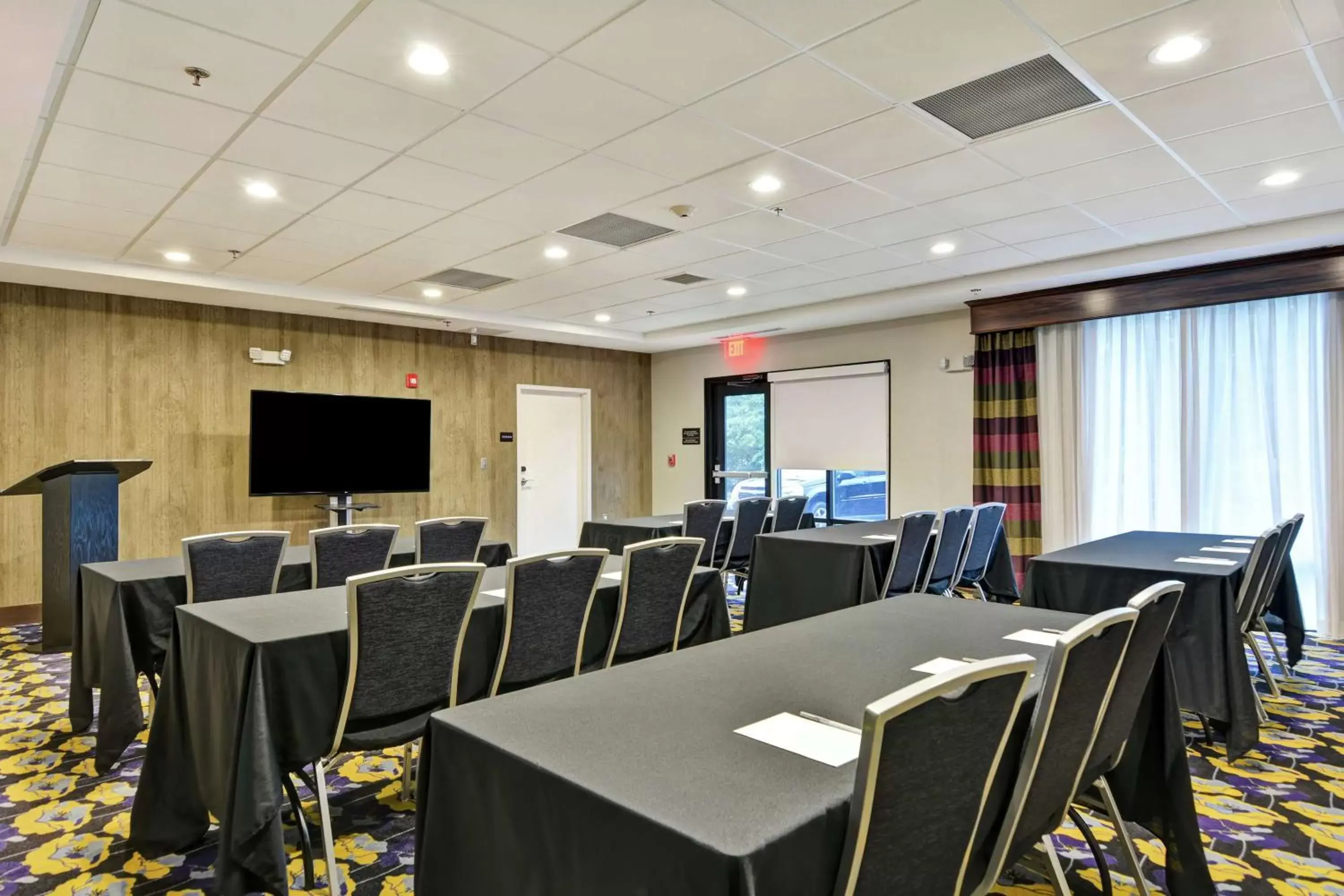 Meeting/conference room in Hampton Inn By Hilton Suites Ashland, Ohio