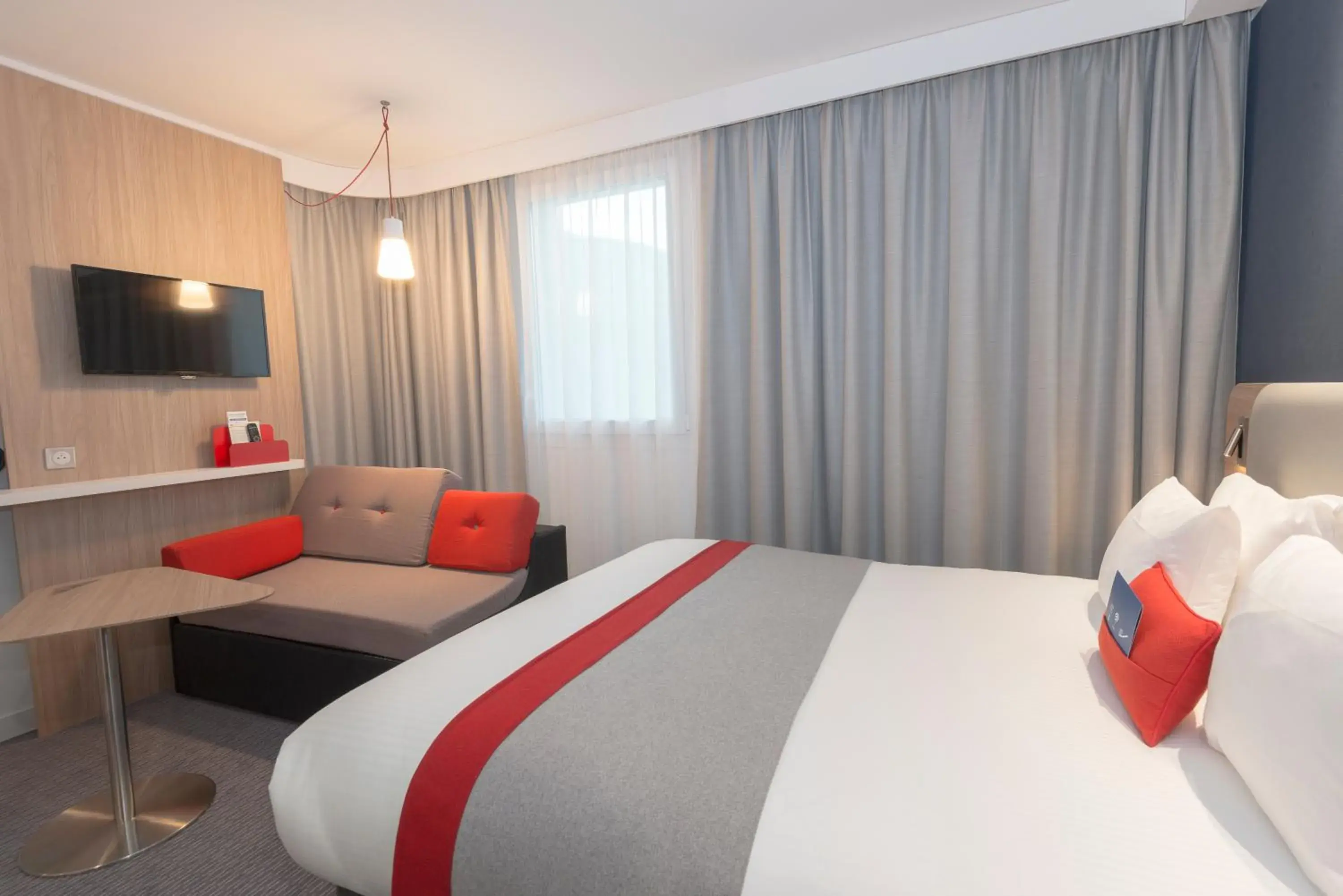 Bed in Holiday Inn Express Paris - Velizy