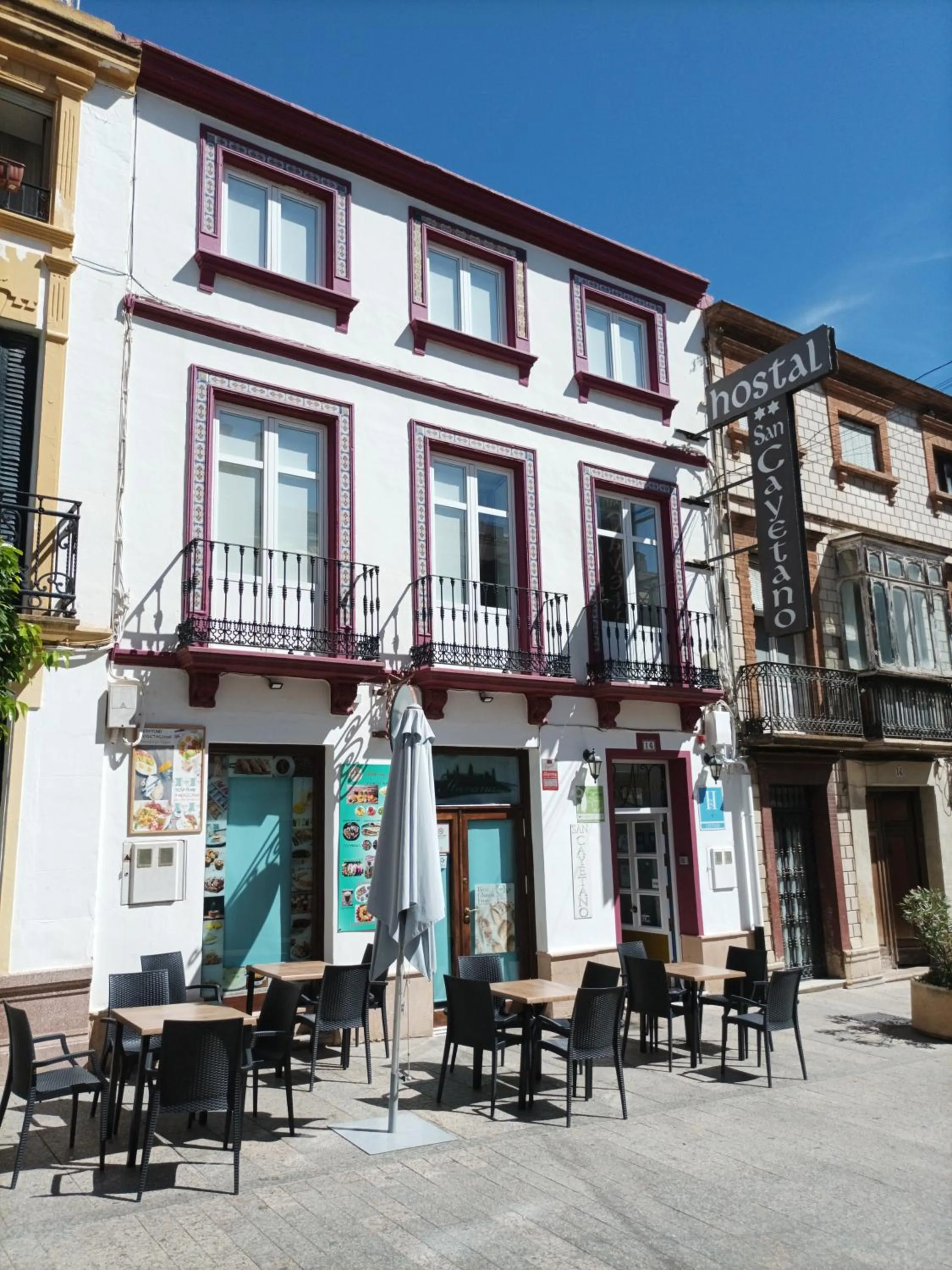 Property building in Hostal San Cayetano