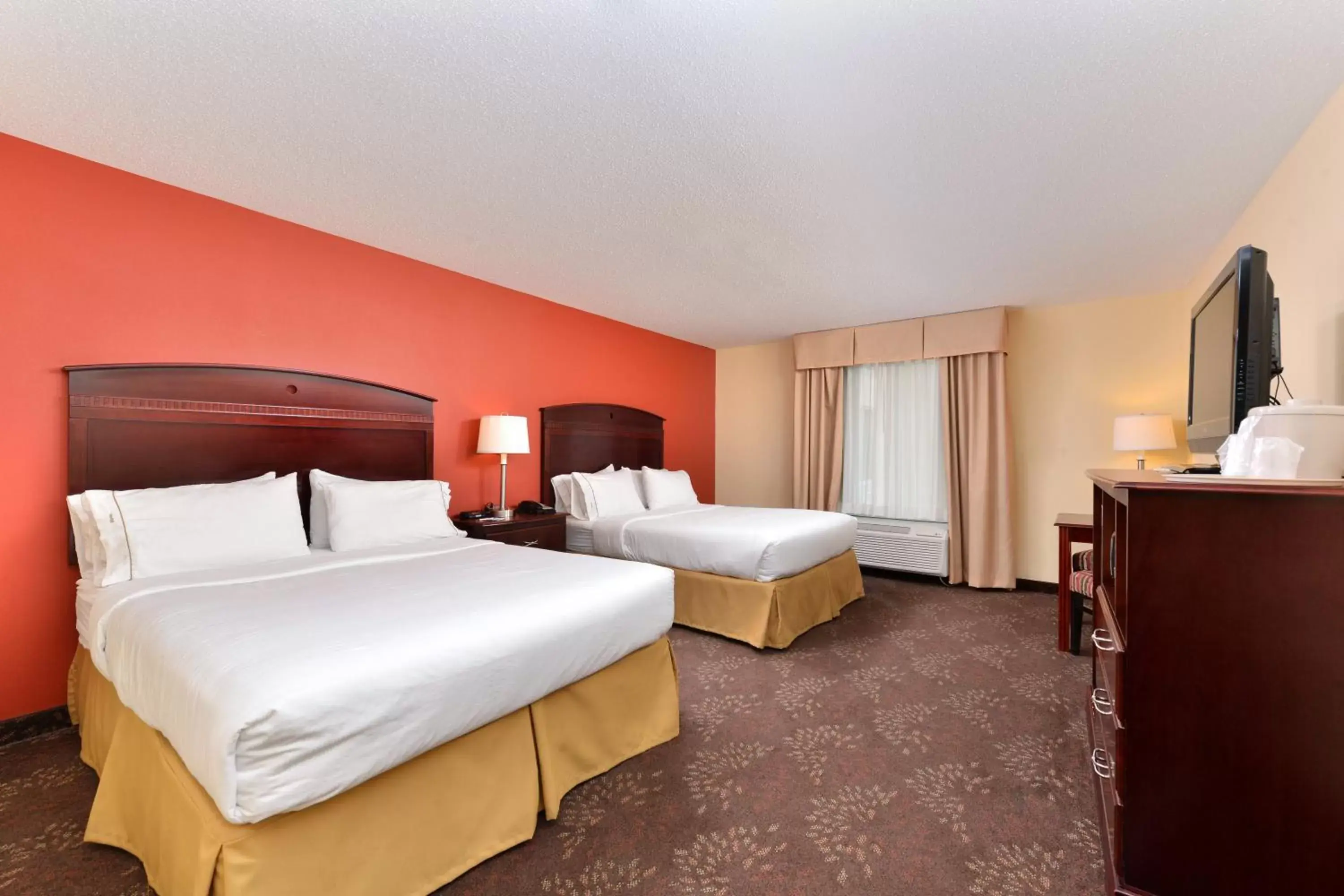 Photo of the whole room, Bed in Holiday Inn Express White House, an IHG Hotel