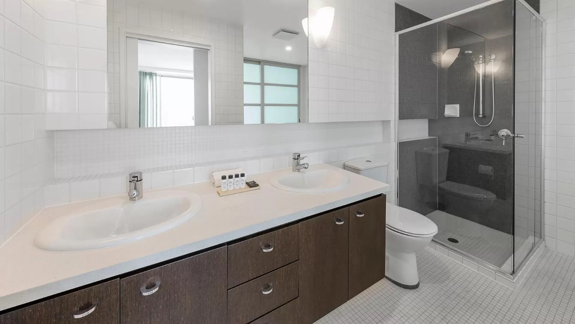 Shower in Oaks Adelaide Embassy Suites