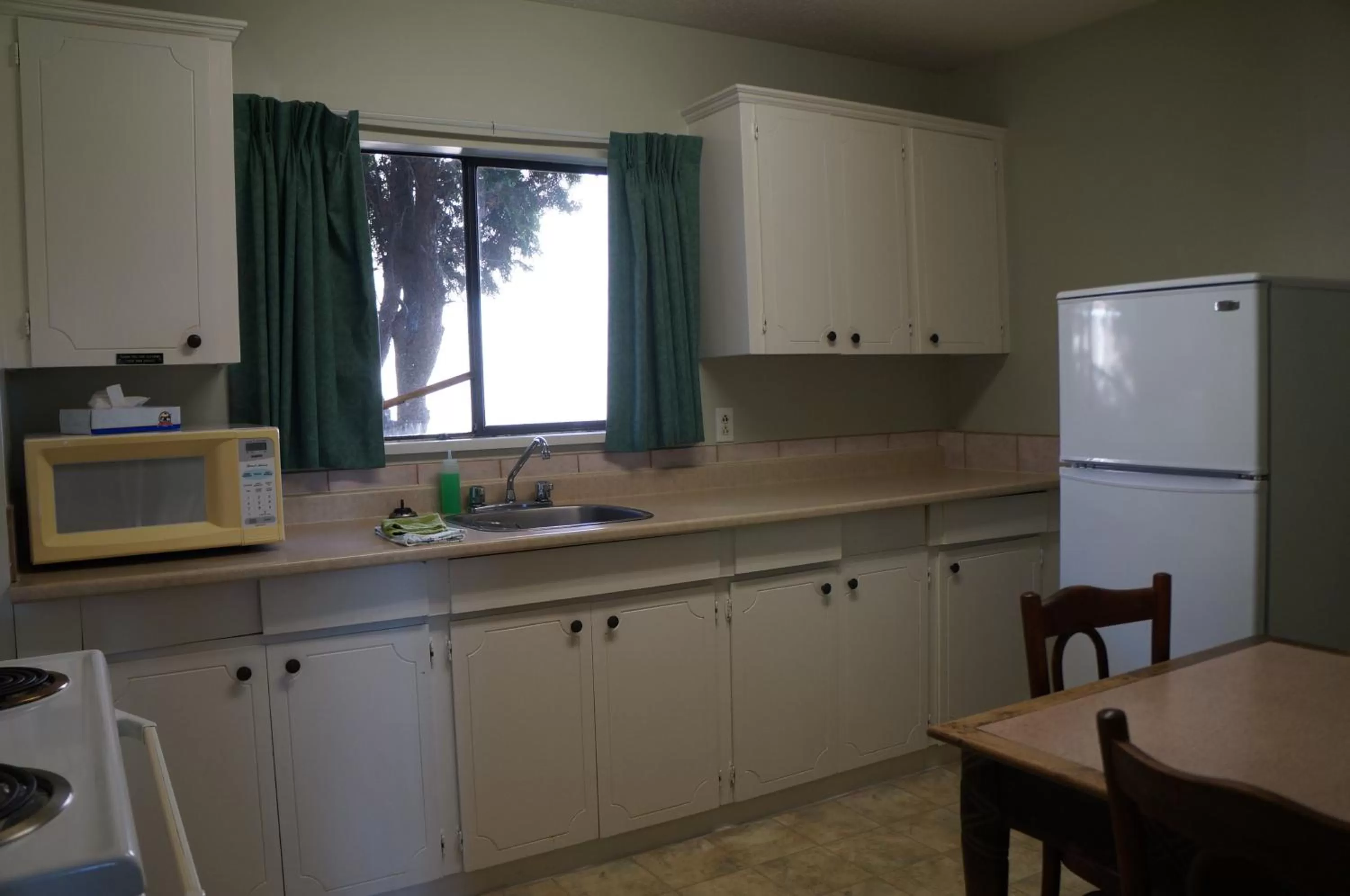 Kitchen or kitchenette in Westward Inn & Suites