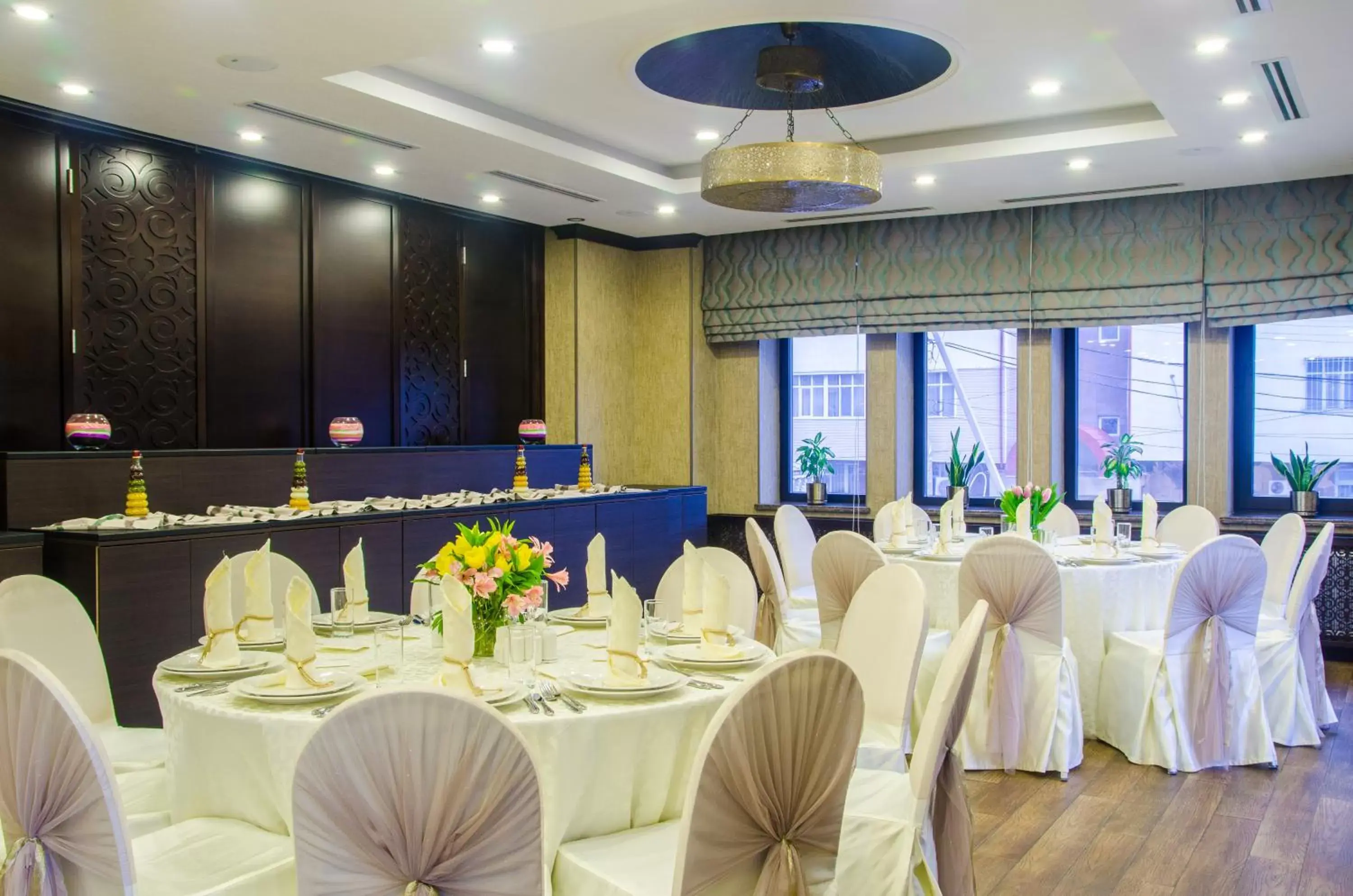 Restaurant/places to eat, Banquet Facilities in Ramada by Wyndham Bishkek Centre