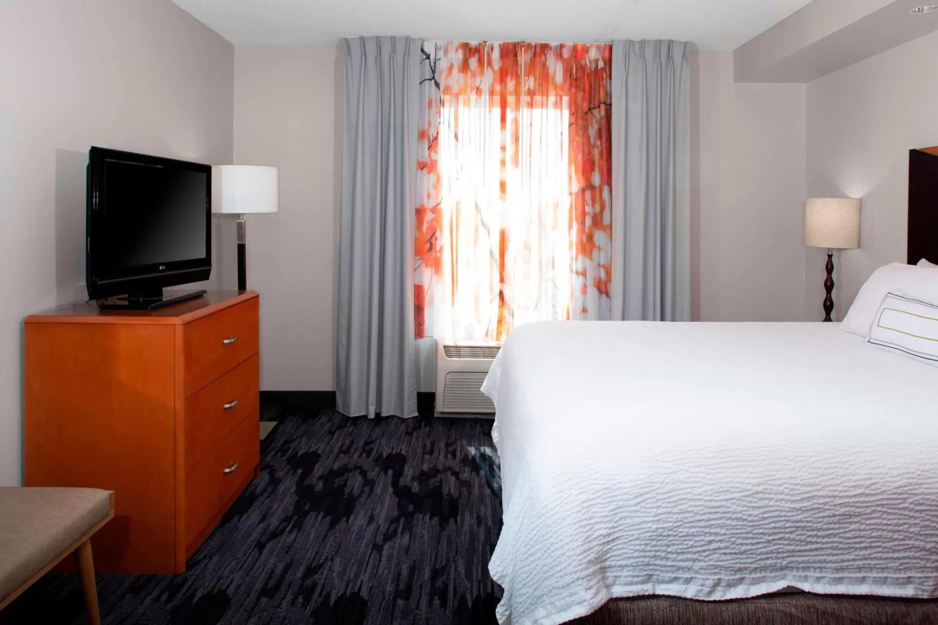 Bedroom, Bed in Fairfield Inn and Suites by Marriott Gadsden